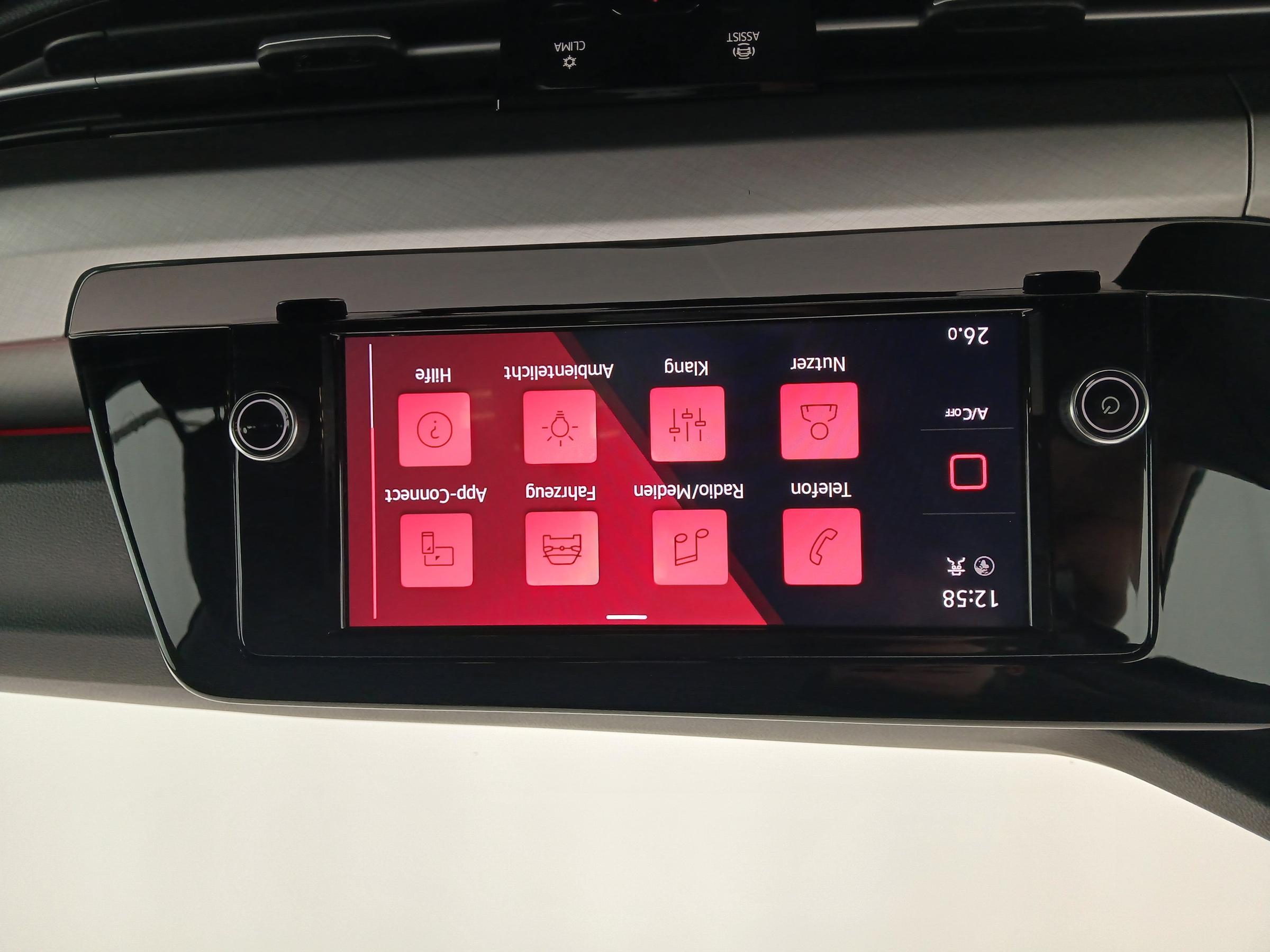 VW Golf VIII Variant 1.0 TSI Life | Bild 20 von 29