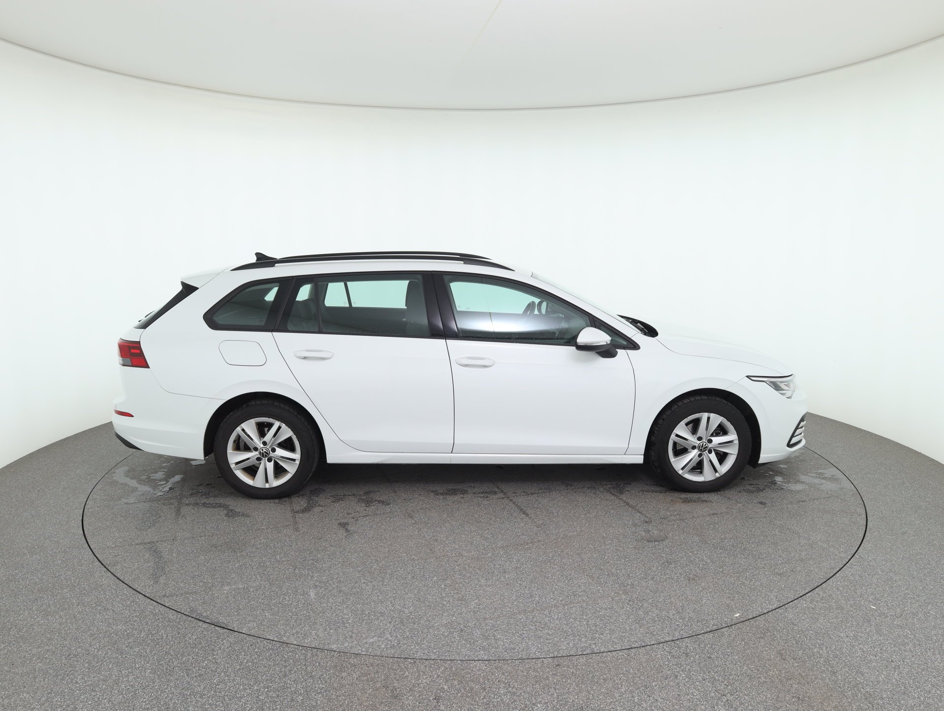 VW Golf VIII Variant 1.0 TSI Life | Bild 5 von 29
