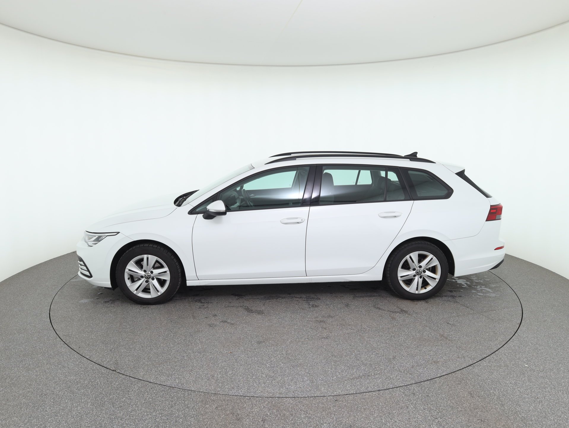 VW Golf VIII Variant 1.0 TSI Life | Bild 9 von 29