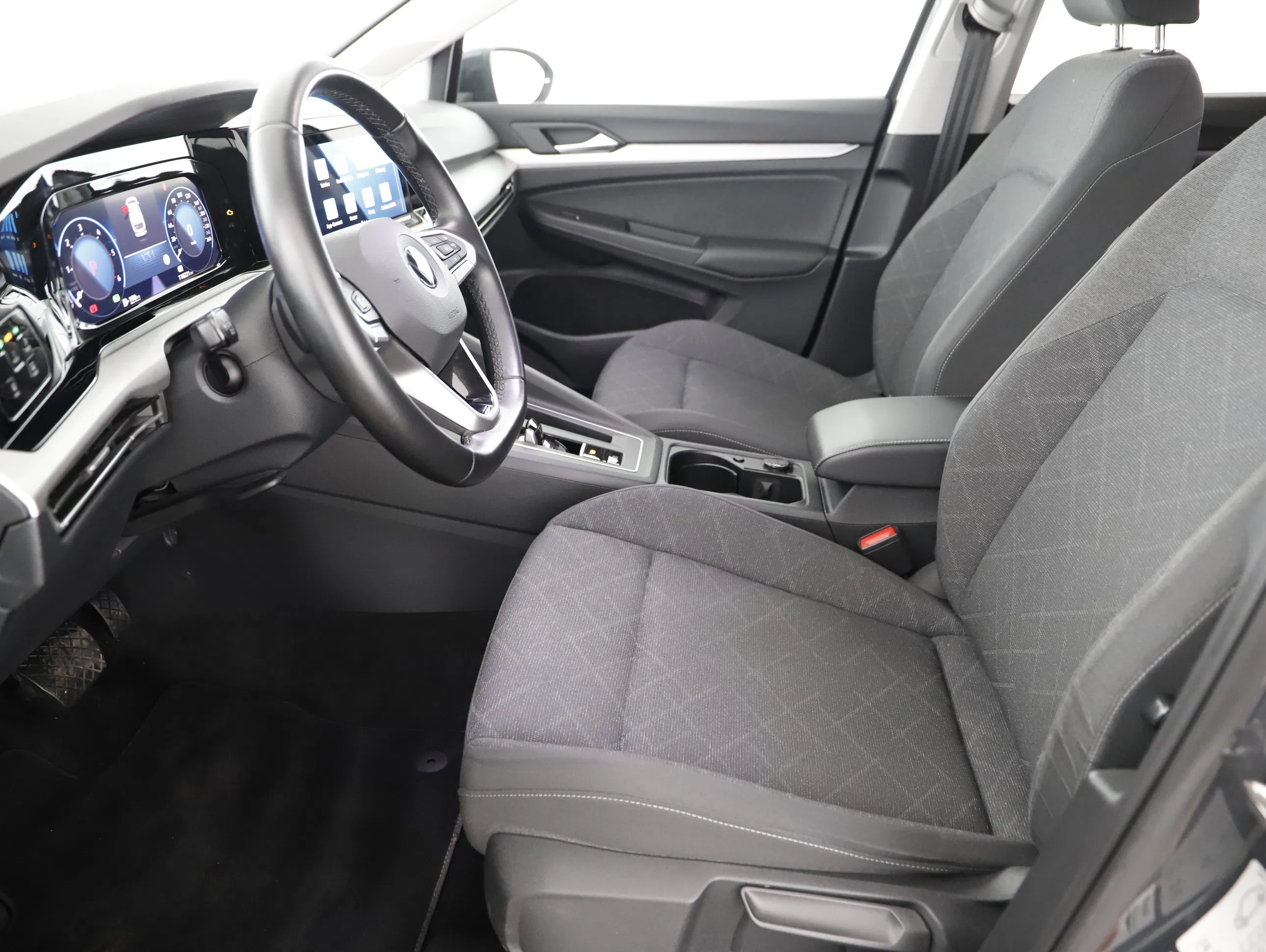 VW Golf VIII Var. 2.0TDI Life DSG | Bild 7 von 23