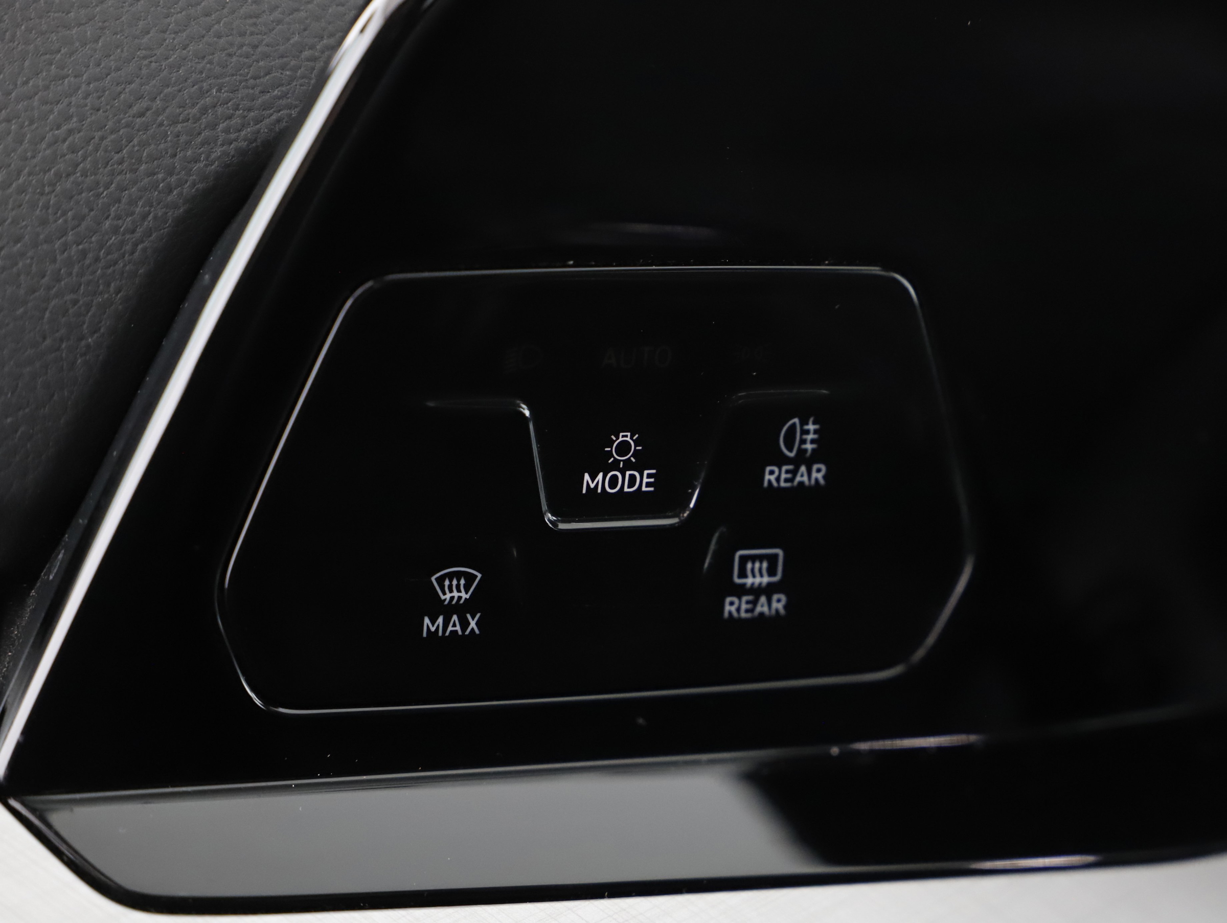 VW Golf VIII Var. 2.0TDI Life DSG | Bild 6 von 23