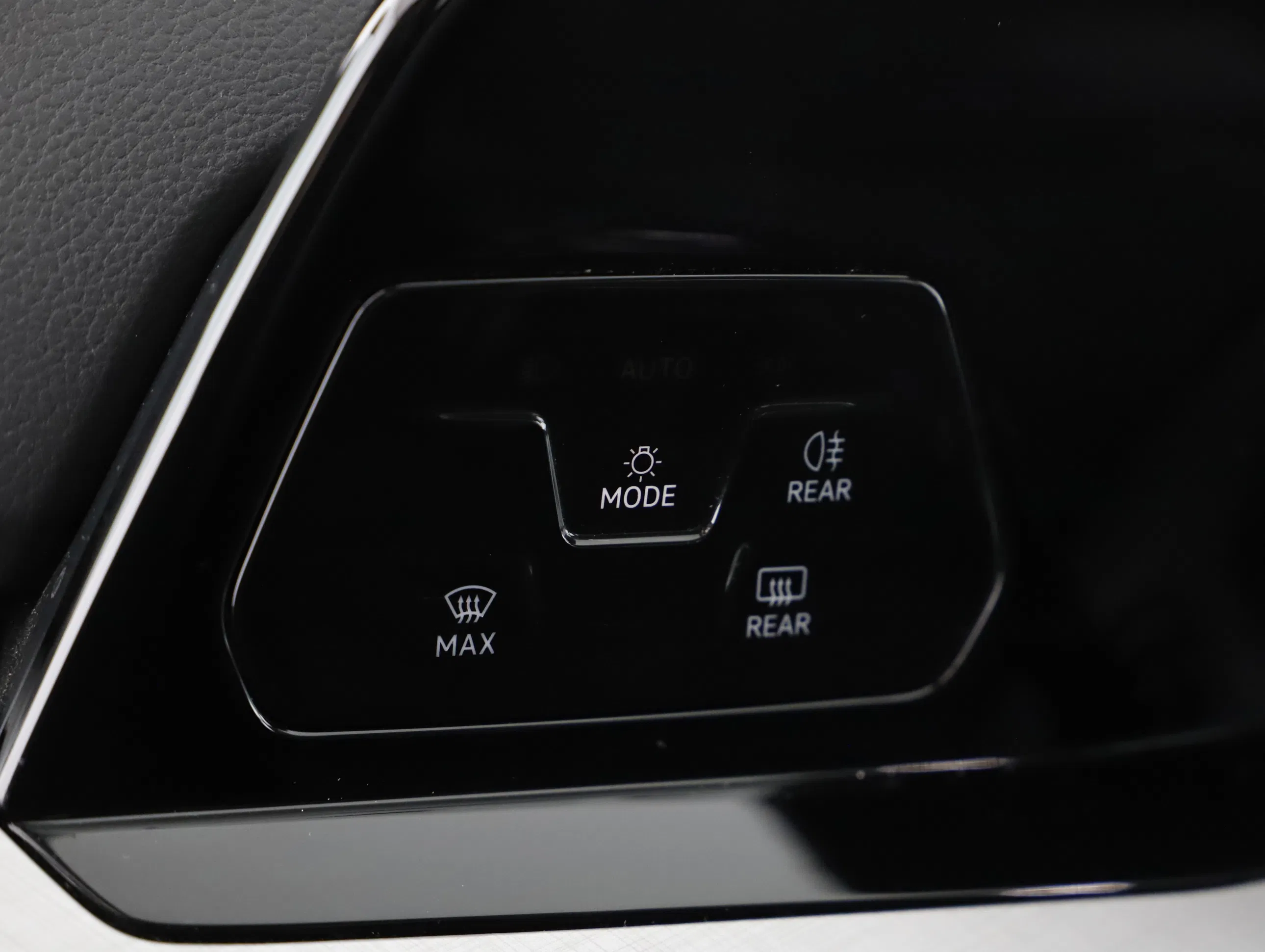 VW Golf VIII Var. 2.0TDI Life DSG | Bild 6 von 23
