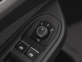 VW Golf VIII Var. 2.0TDI Life DSG | Thumbnail 5 von 23