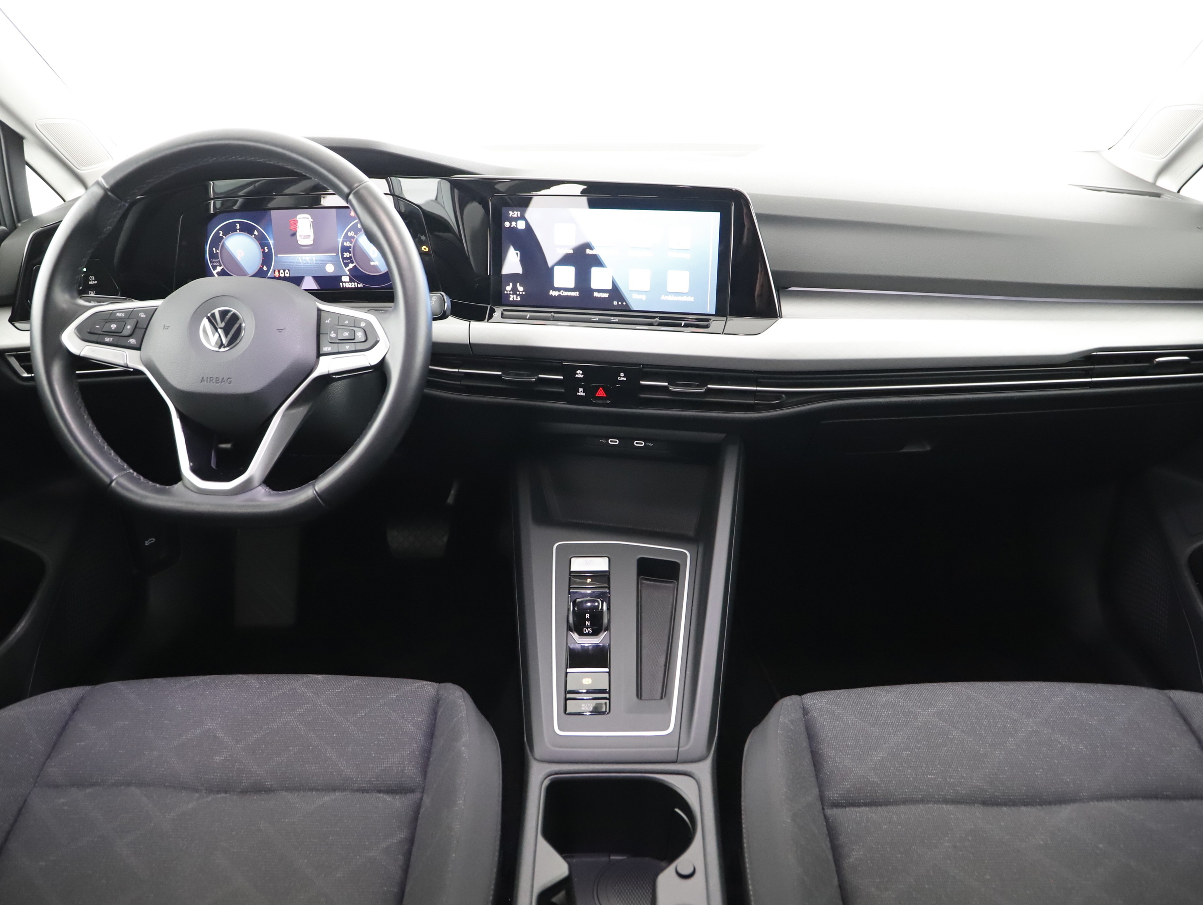 VW Golf VIII Var. 2.0TDI Life DSG | Bild 12 von 23