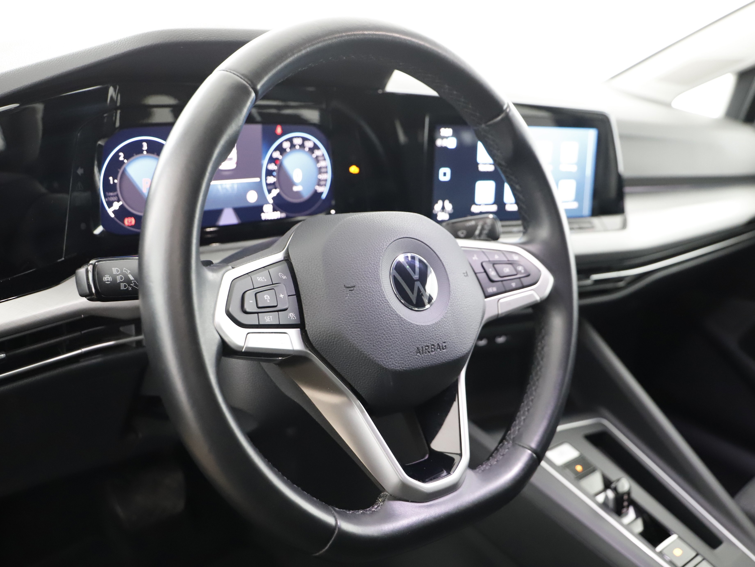 VW Golf VIII Var. 2.0TDI Life DSG | Bild 8 von 23
