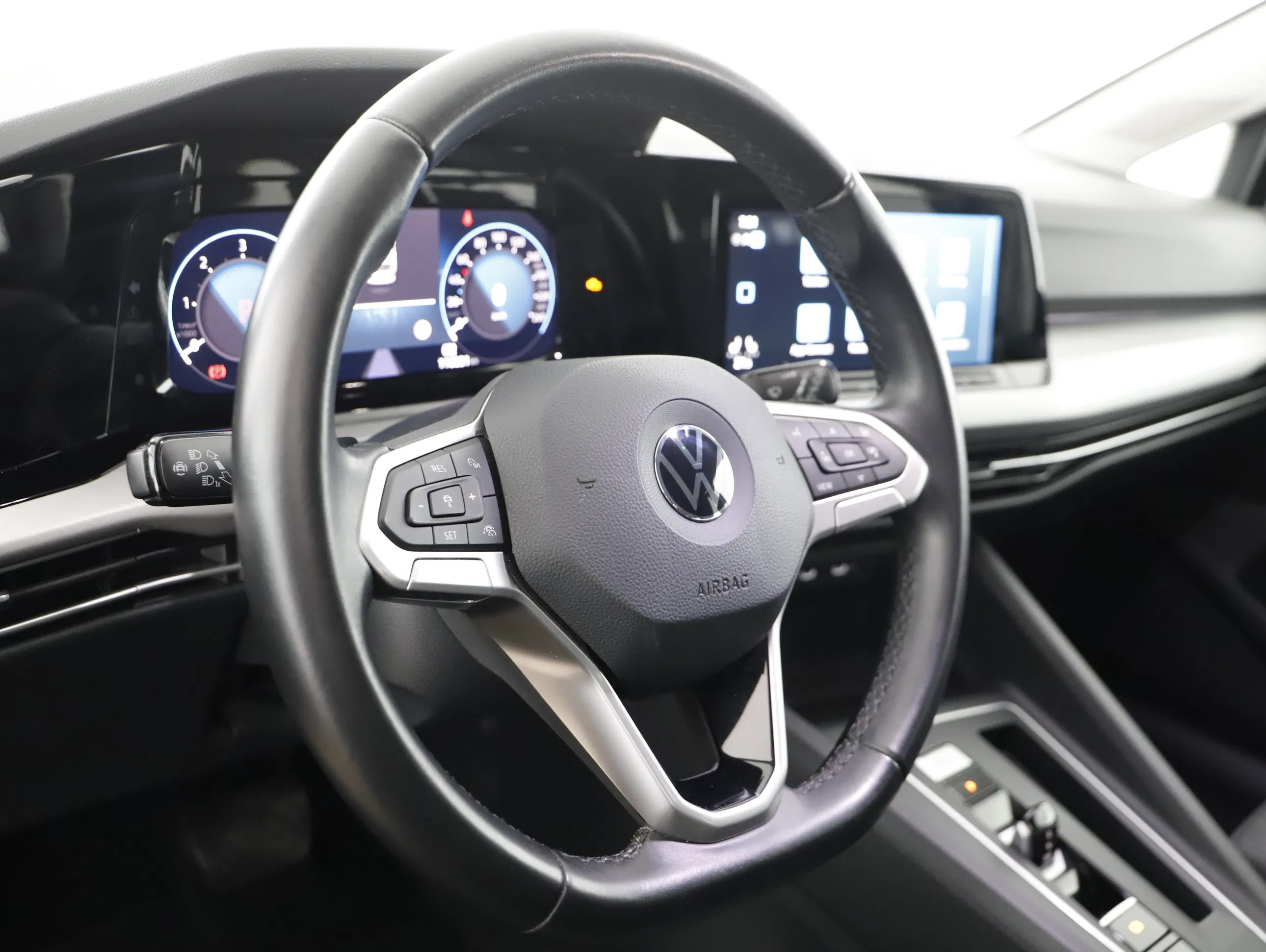 VW Golf VIII Var. 2.0TDI Life DSG | Bild 8 von 23