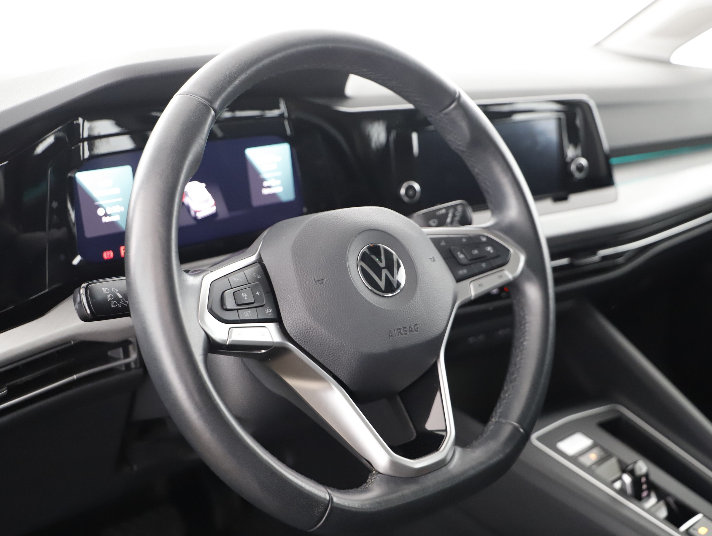 VW Golf VIII Variant 2.0 TDI Life | Bild 16 von 21