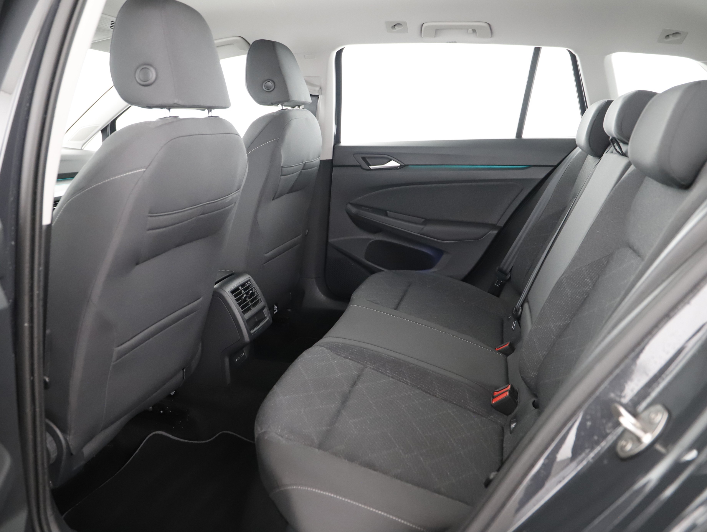 VW Golf VIII Variant 2.0 TDI Life | Bild 3 von 21