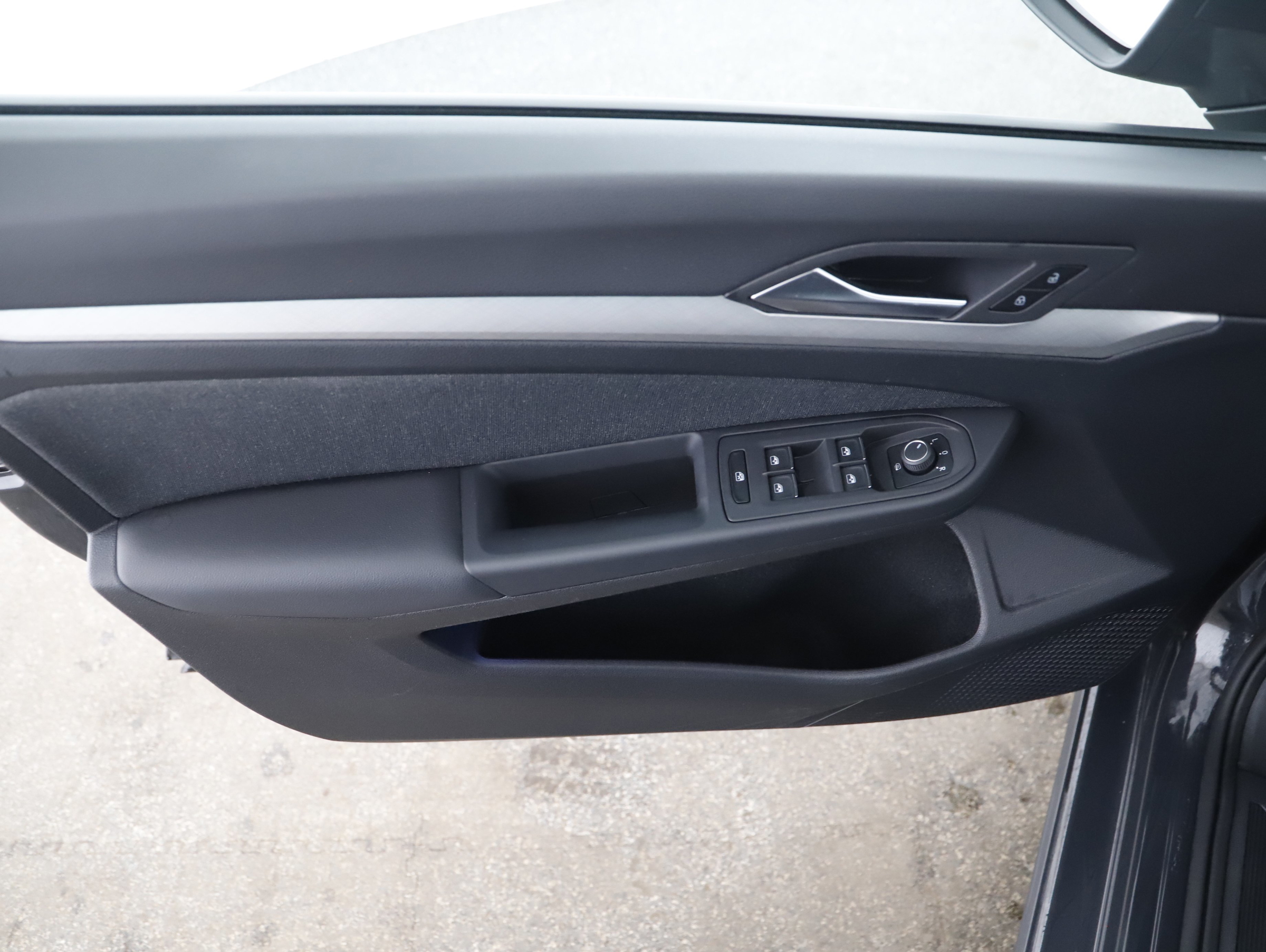 VW Golf VIII Variant 2.0 TDI Life | Bild 6 von 21