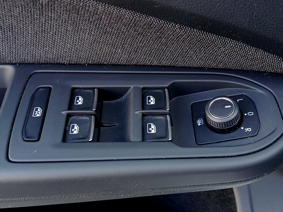 VW Golf VIII Var. 2.0 TDI Life DSG | Bild 8 von 22