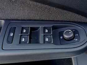 VW Golf VIII Var. 2.0 TDI Life DSG | Thumbnail 8 von 22