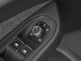 VW Golf VIII Var. 2.0 TDI Life DSG | Thumbnail 15 von 21