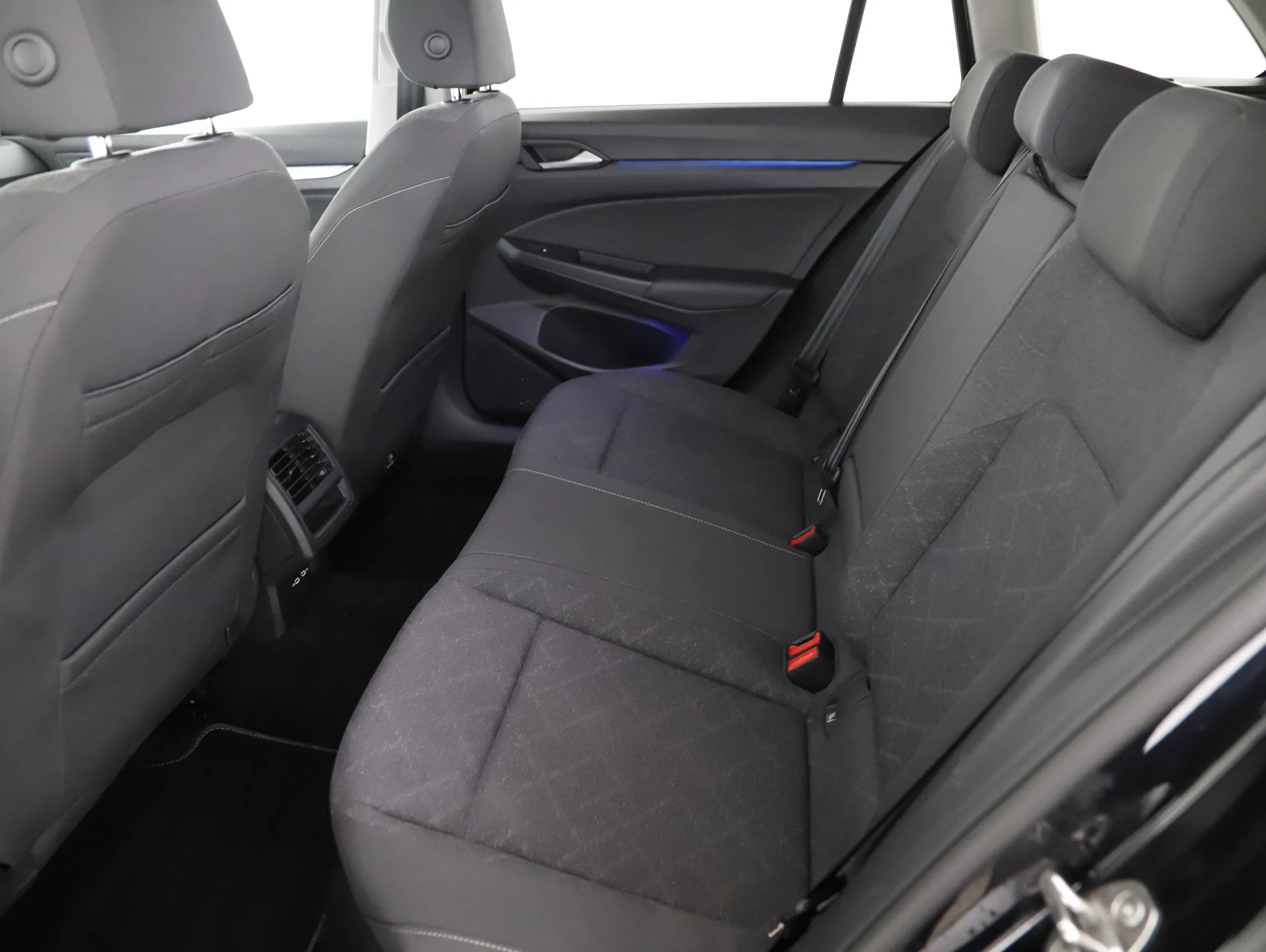 VW Golf VIII Var. 2.0 TDI Life DSG | Bild 2 von 21