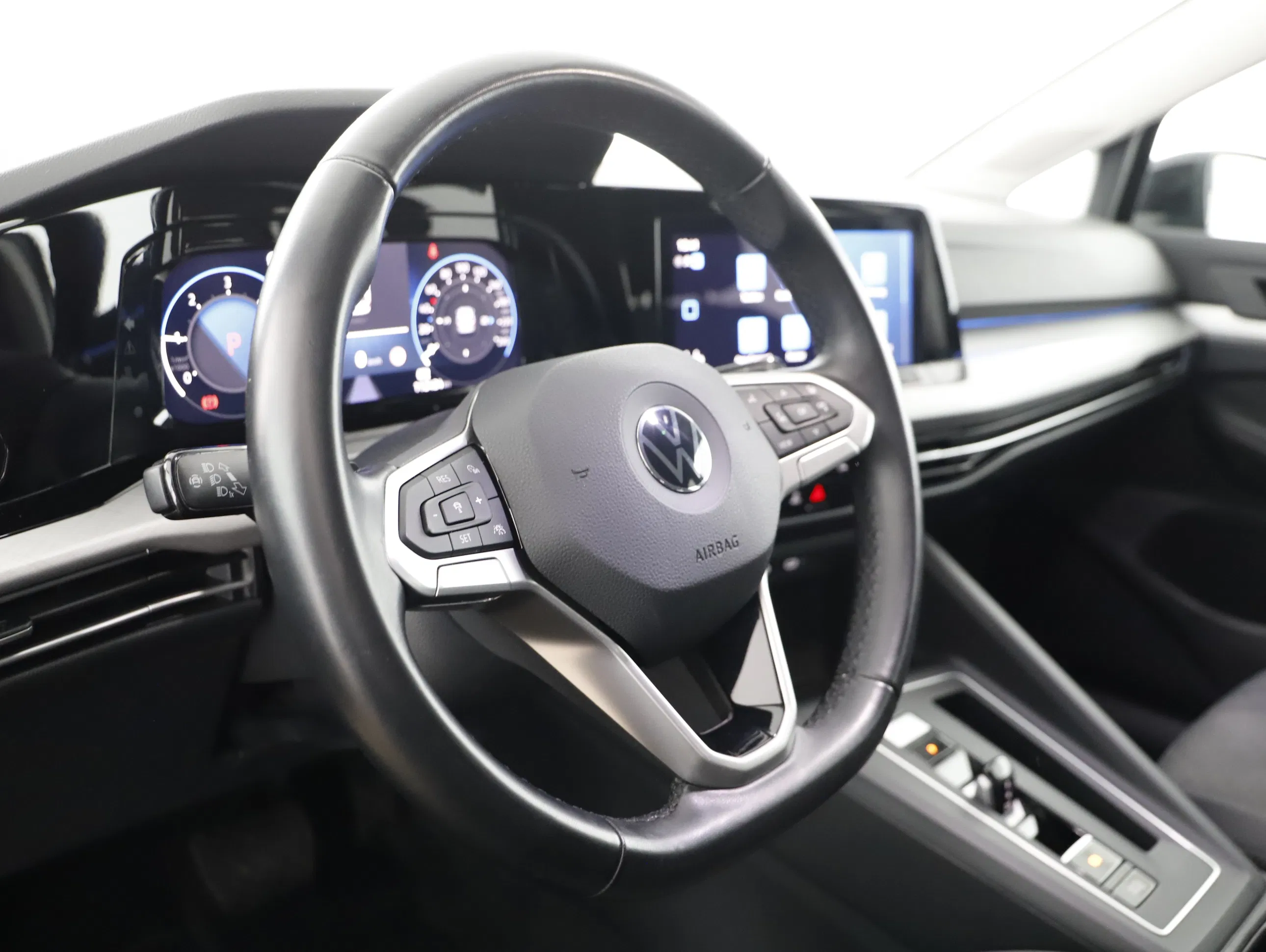 VW Golf VIII Var. 2.0 TDI Life DSG | Bild 4 von 21