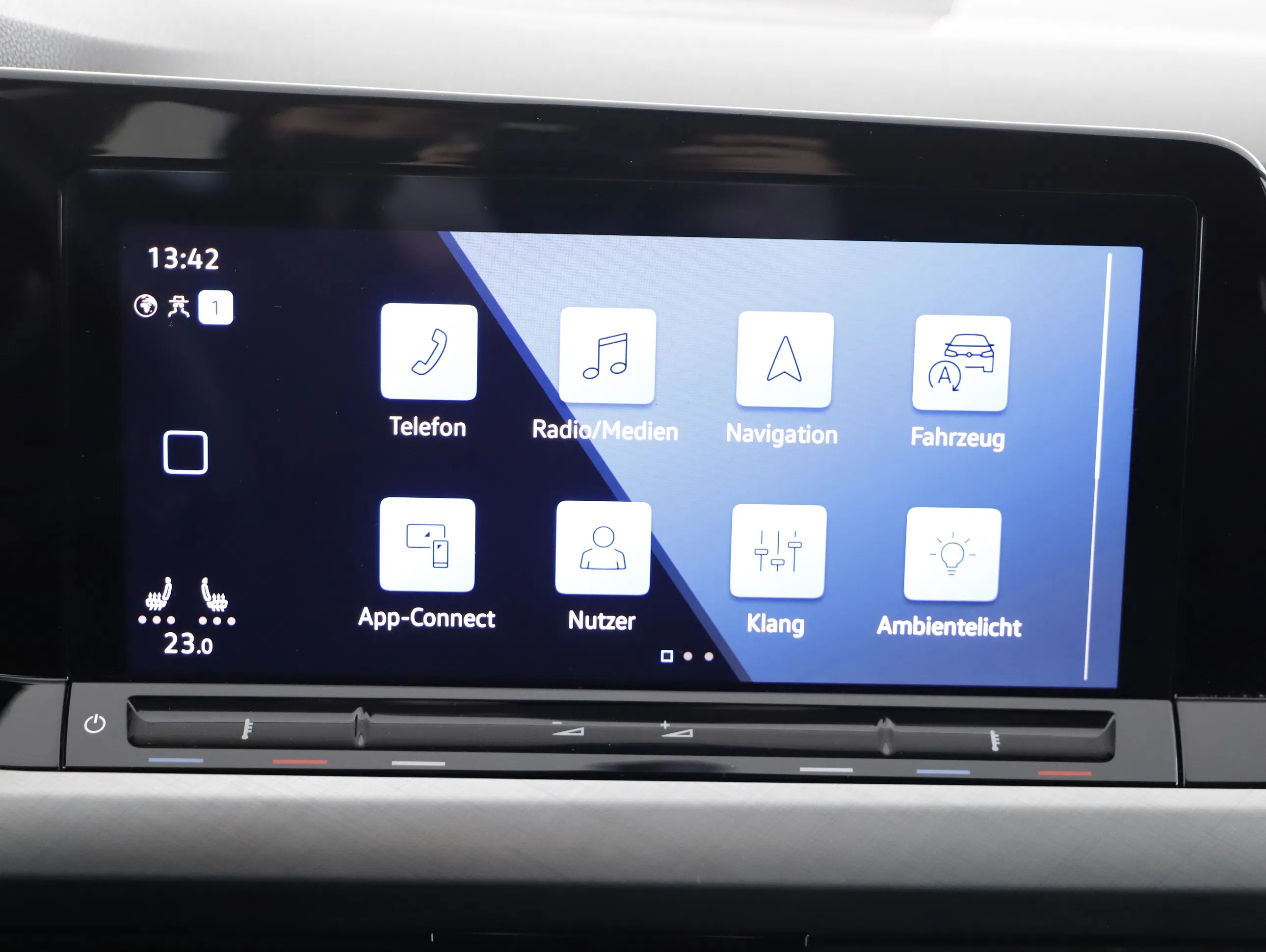 VW Golf VIII Var. 2.0 TDI Life DSG | Bild 7 von 21
