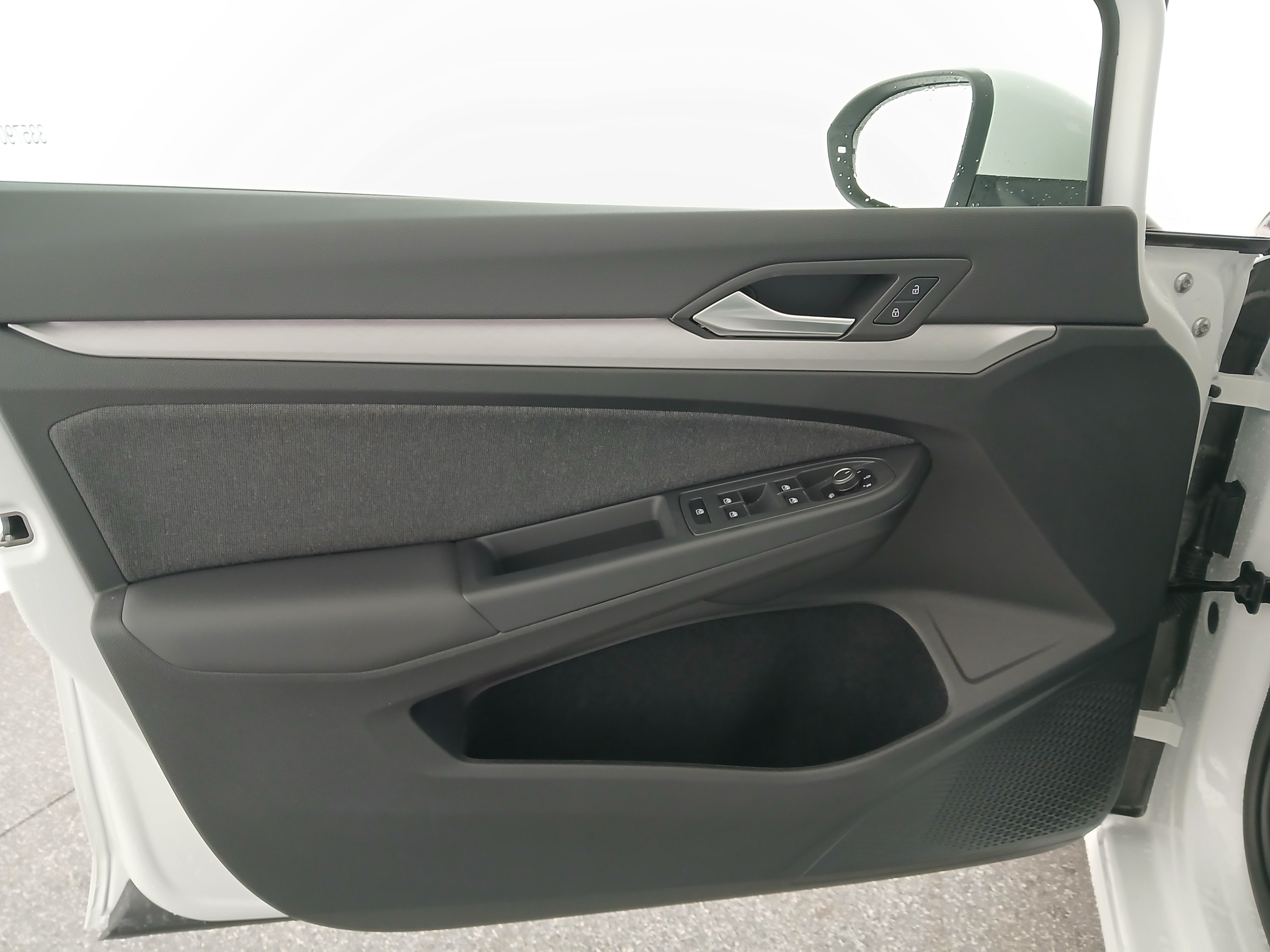 VW Golf VIII Variant 1.0 TSI Life | Bild 11 von 29