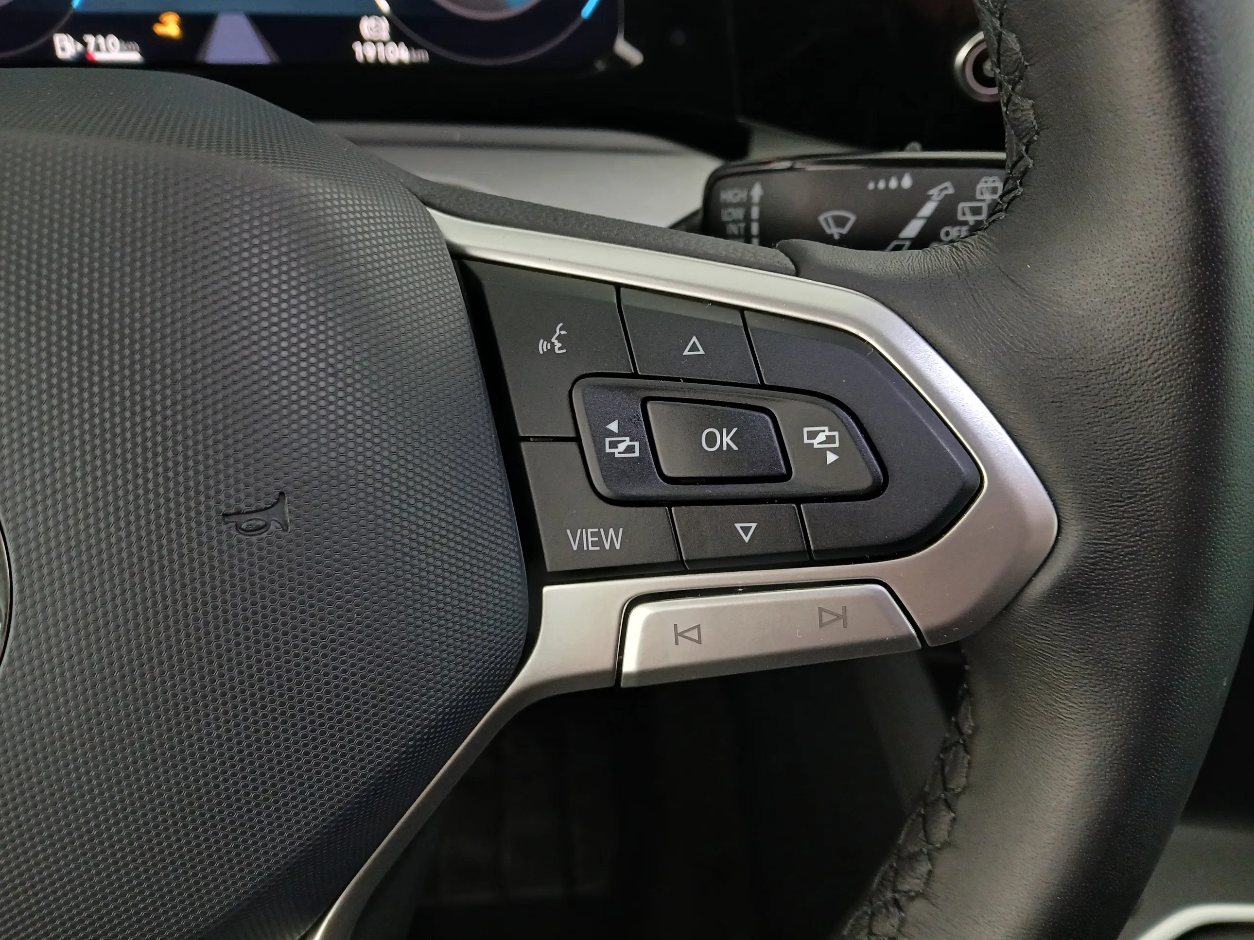 VW Golf VIII Variant 1.0 TSI Life | Bild 18 von 29