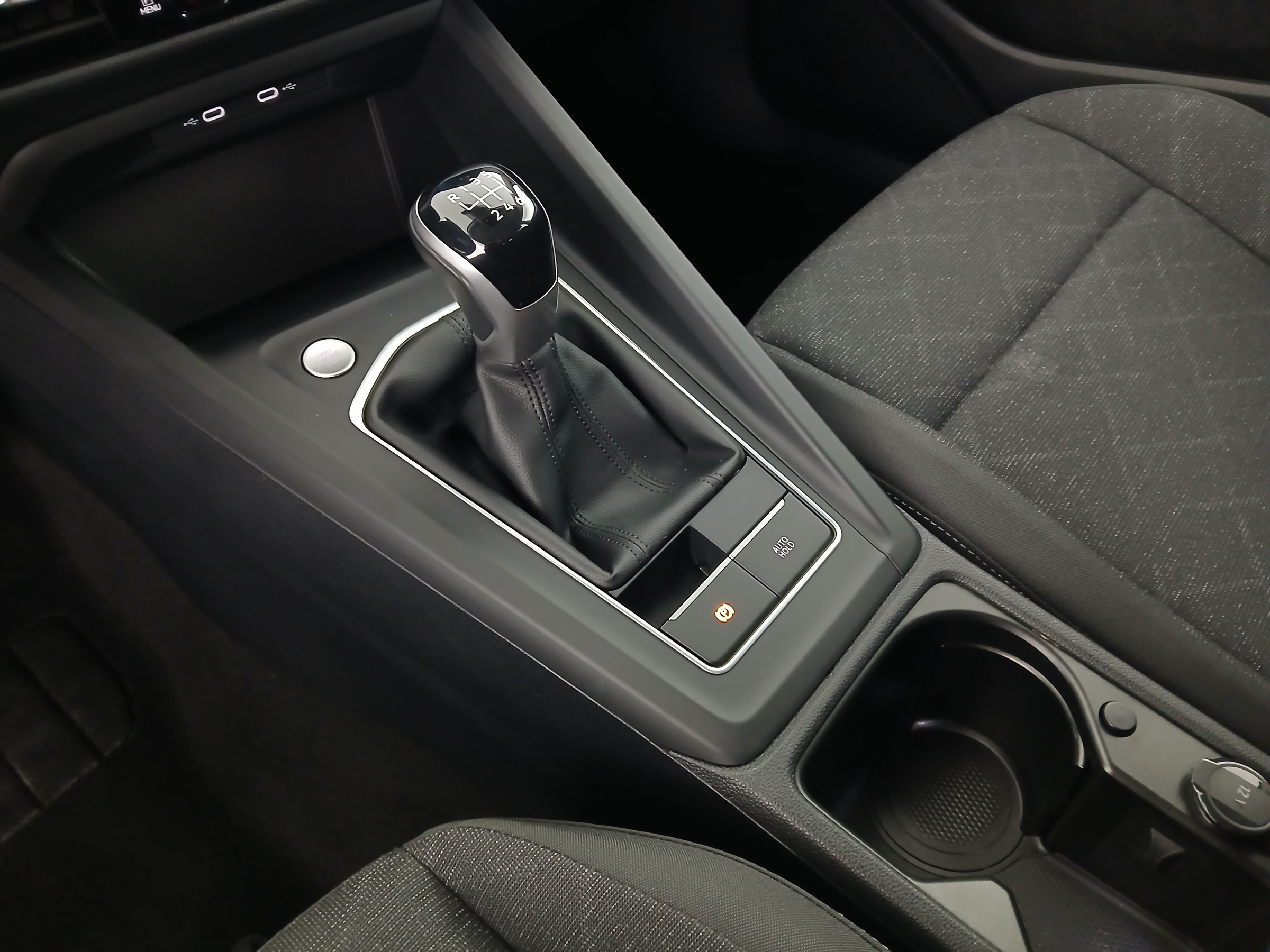 VW Golf VIII Variant 1.0 TSI Life | Bild 25 von 29