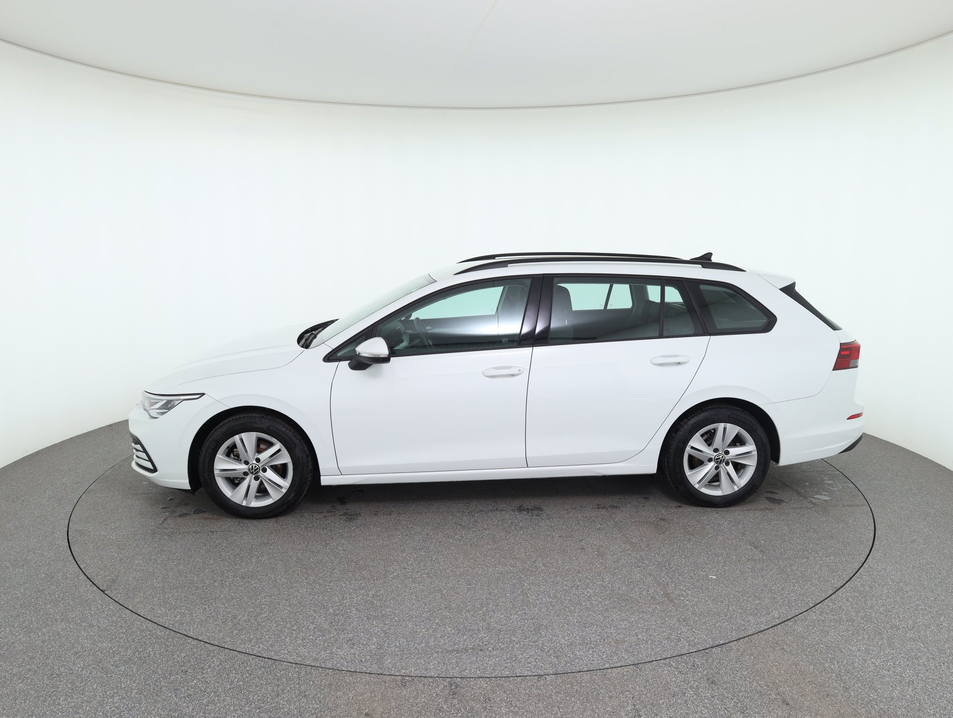 VW Golf VIII Variant 1.0 TSI Life | Bild 9 von 29