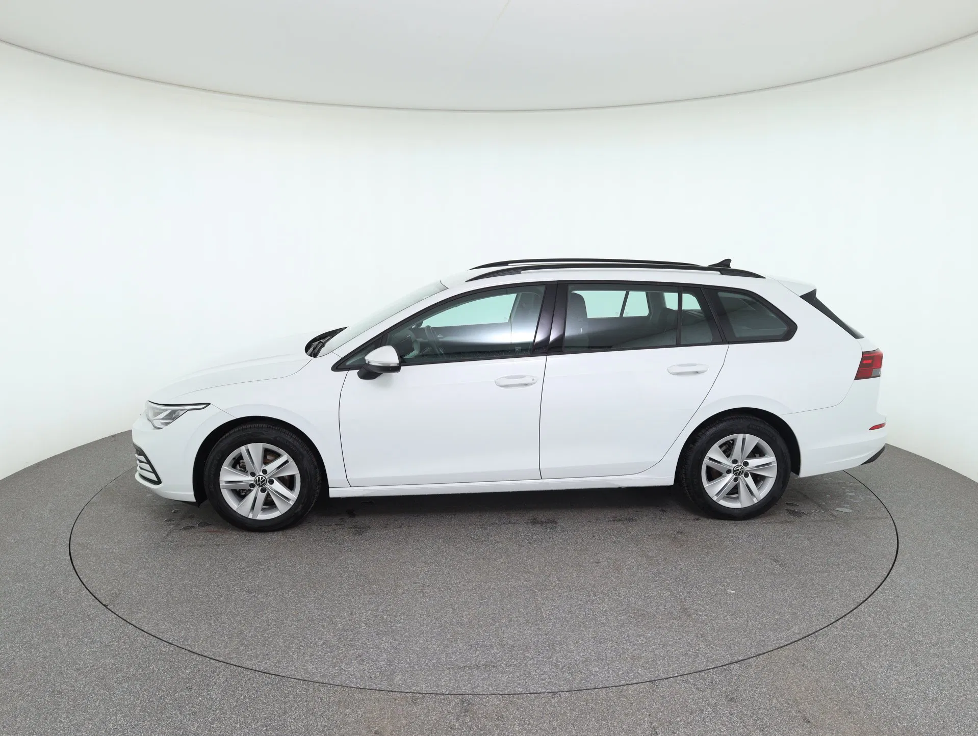 VW Golf VIII Variant 1.0 TSI Life | Bild 9 von 29