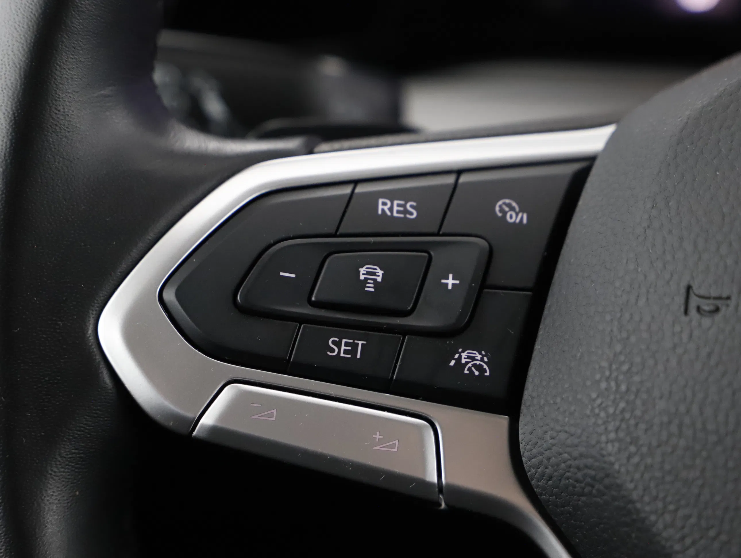 VW Golf VIII Var 2.0TDI Life DSG | Bild 11 von 21