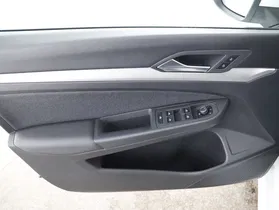VW Golf VIII Var 2.0TDI Life DSG | Thumbnail 14 von 21