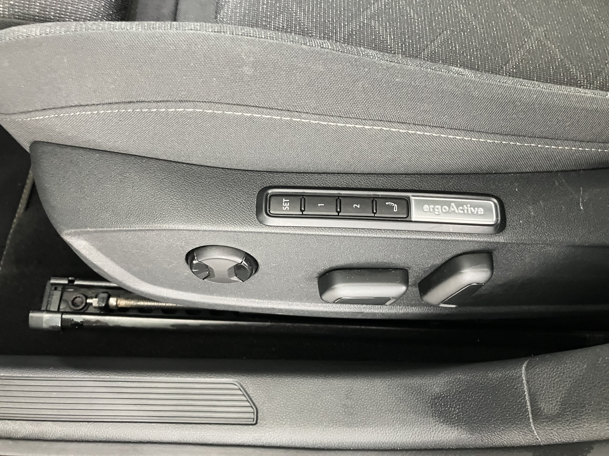 VW Golf VIII Variant 2.0 TDI Life | Bild 15 von 29