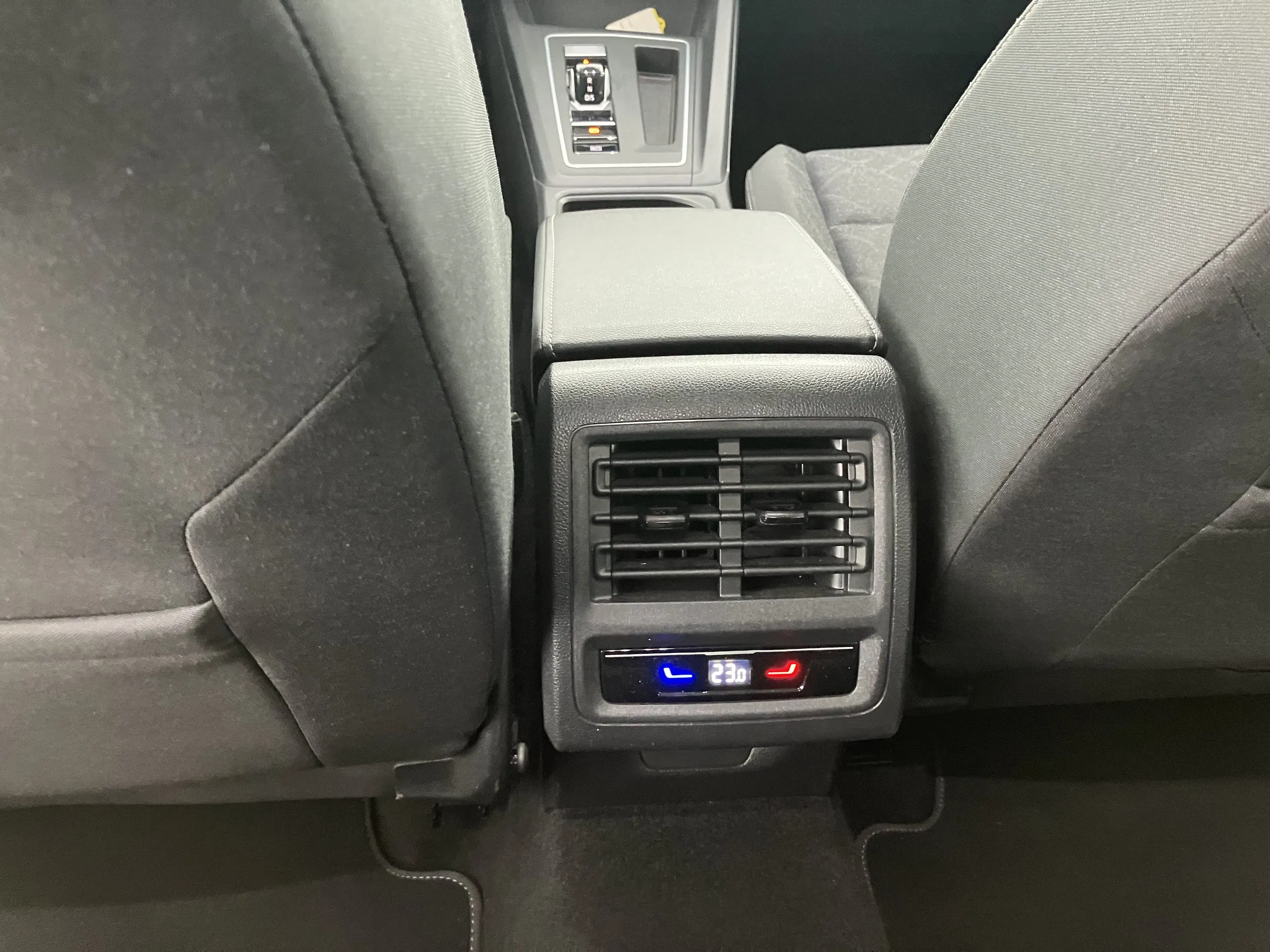 VW Golf VIII Variant 2.0 TDI Life | Bild 28 von 29