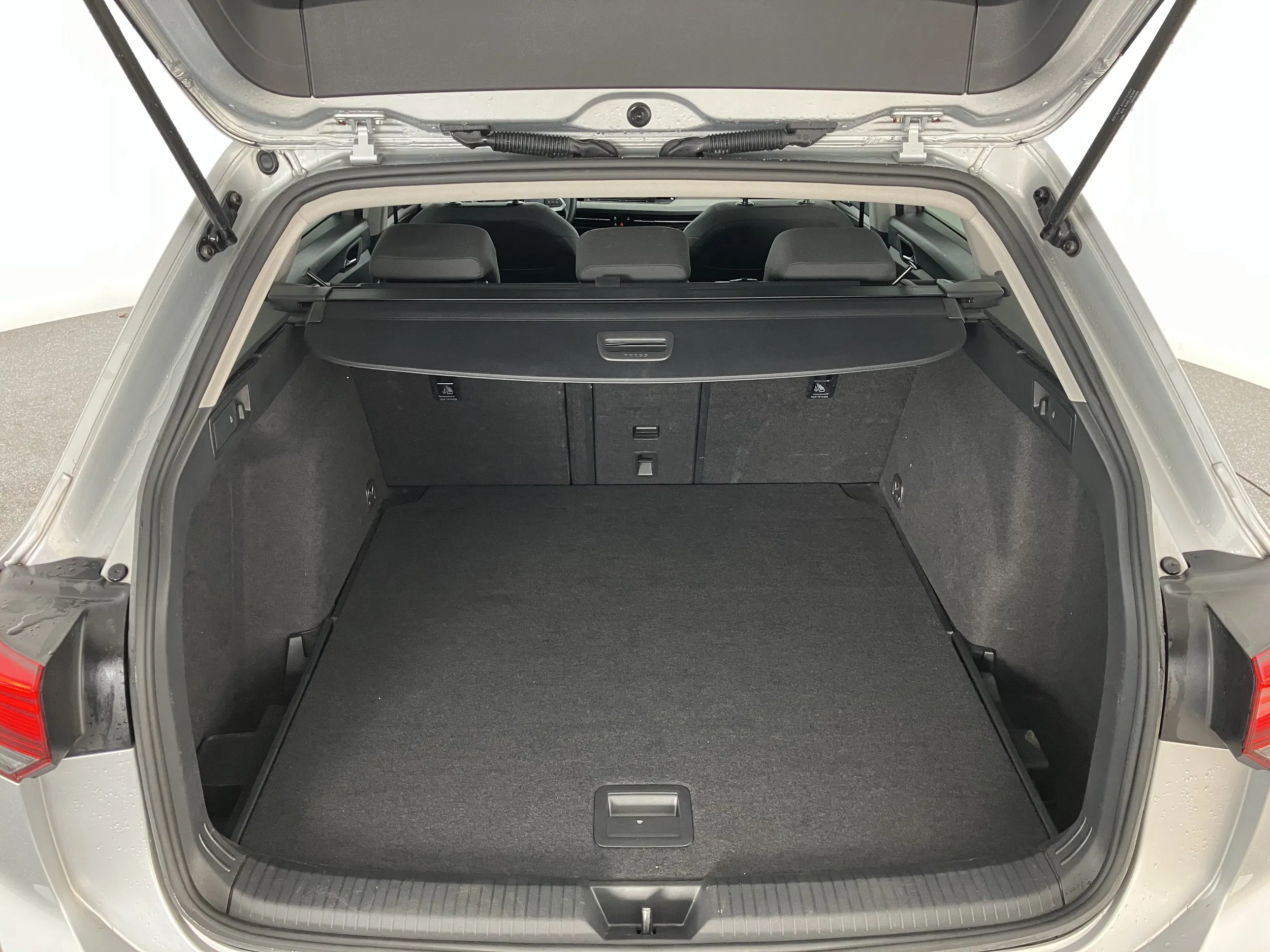 VW Golf VIII Variant 2.0 TDI Life | Bild 29 von 29