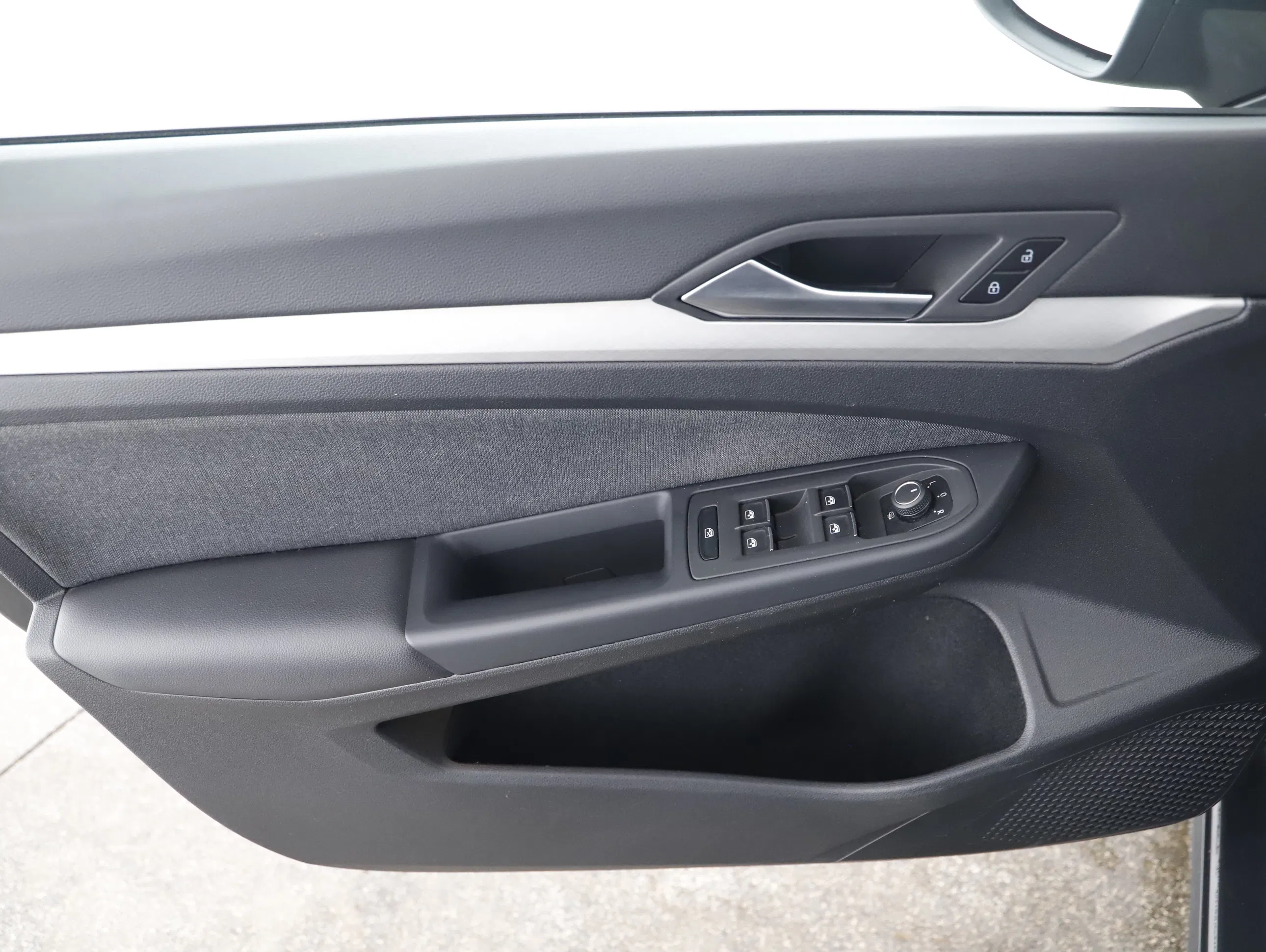 VW Golf VIII Variant 2.0 TDI Life | Bild 4 von 22