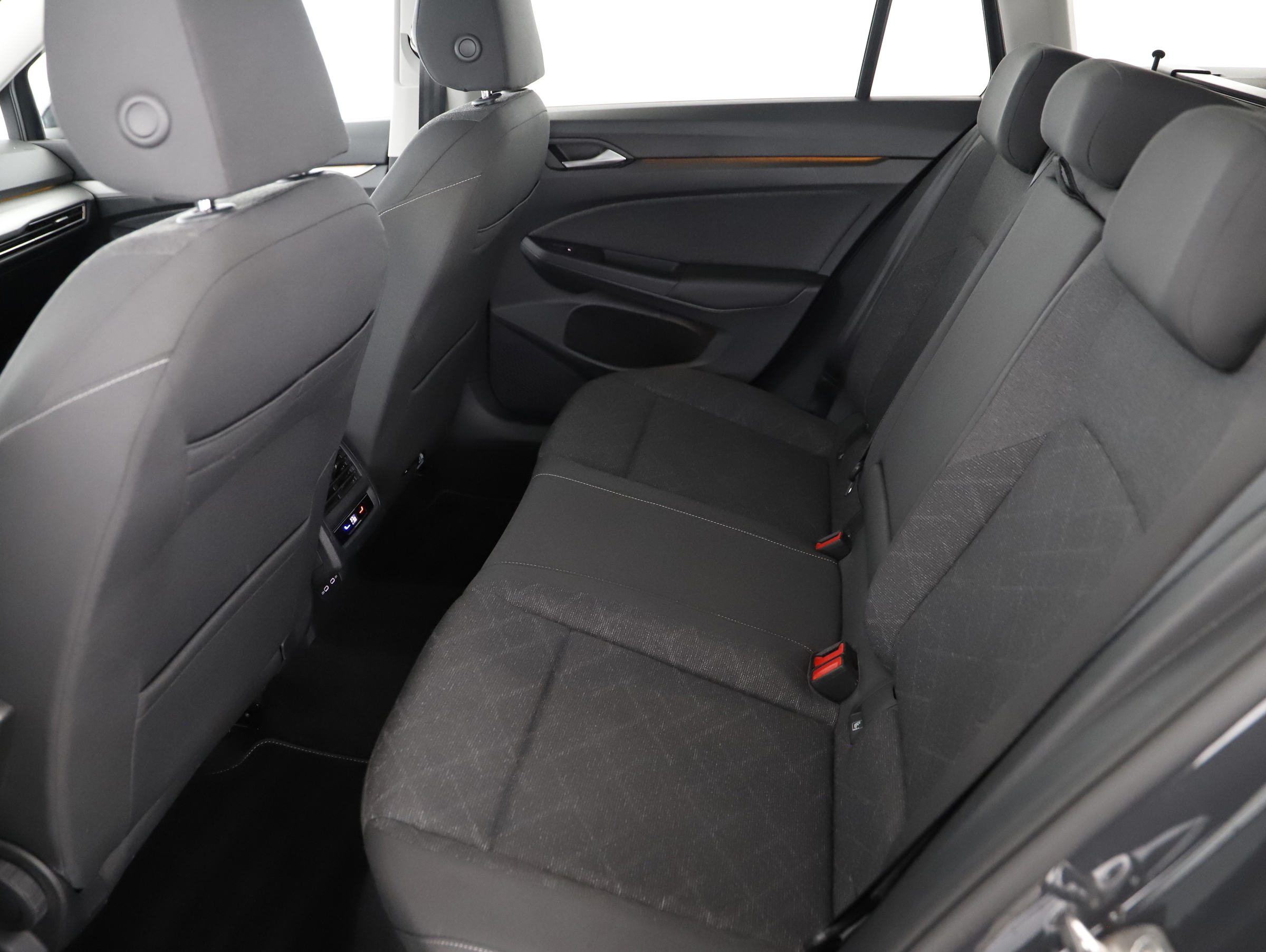 VW Golf VIII Variant 2.0 TDI Life | Bild 18 von 22