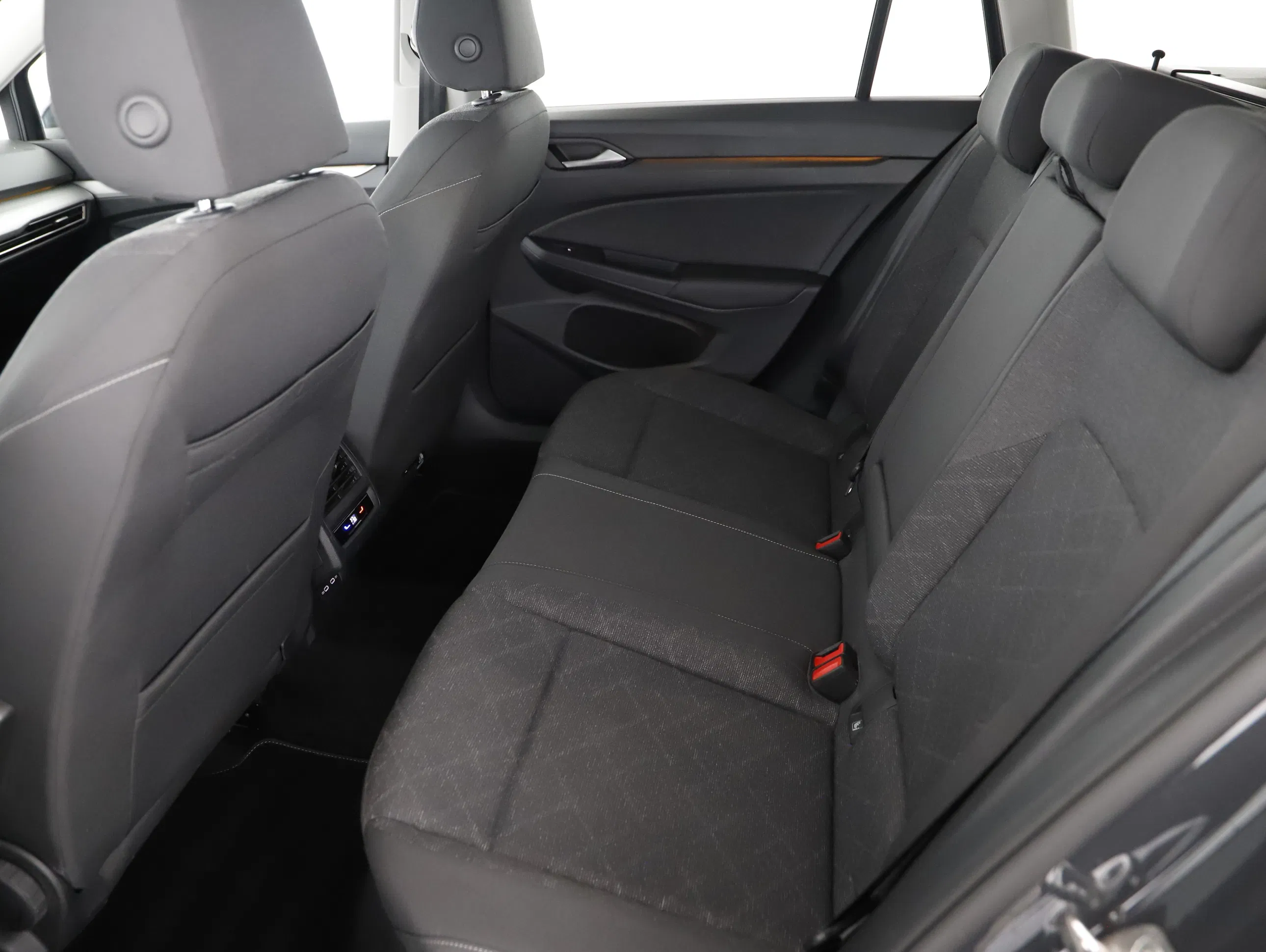 VW Golf VIII Variant 2.0 TDI Life | Bild 18 von 22