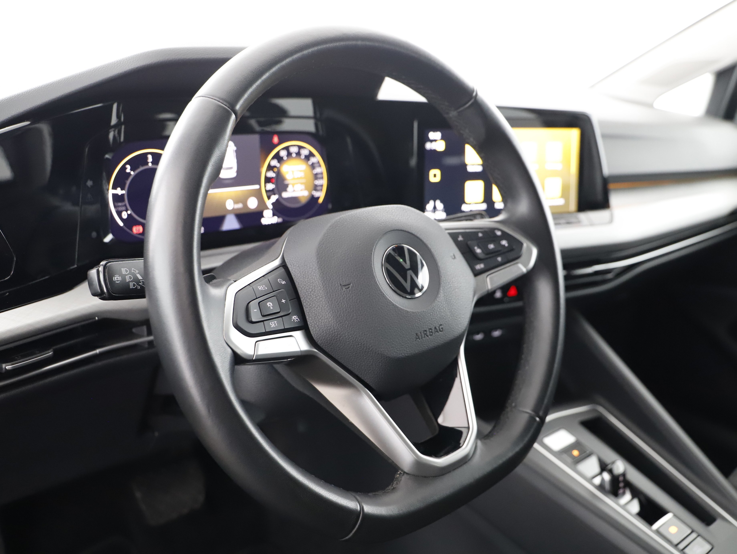 VW Golf VIII Variant 2.0 TDI Life | Bild 9 von 22