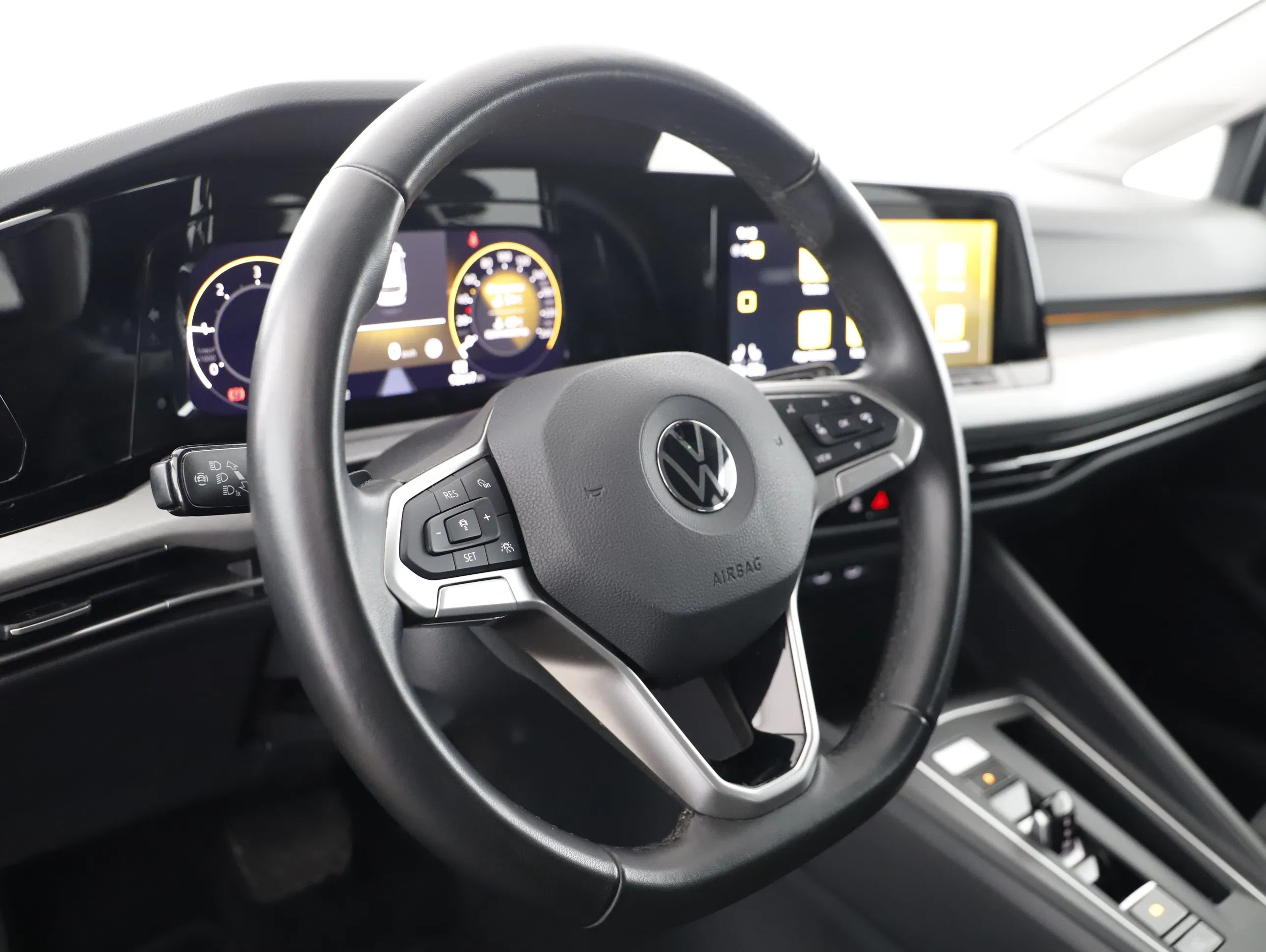 VW Golf VIII Variant 2.0 TDI Life | Bild 9 von 22