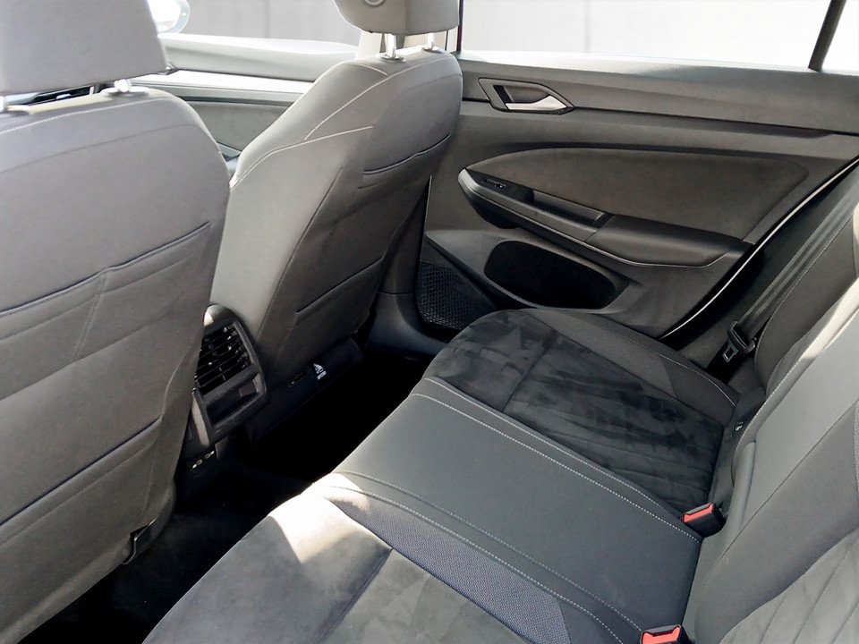 VW Golf VIII Variant 2.0 TDI Life | Bild 22 von 23