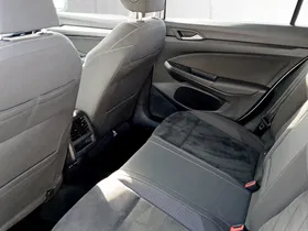 VW Golf VIII Variant 2.0 TDI Life | Thumbnail 22 von 23