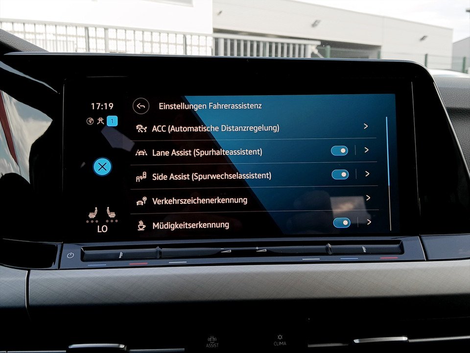 VW Golf VIII Variant 2.0 TDI Life | Bild 20 von 23