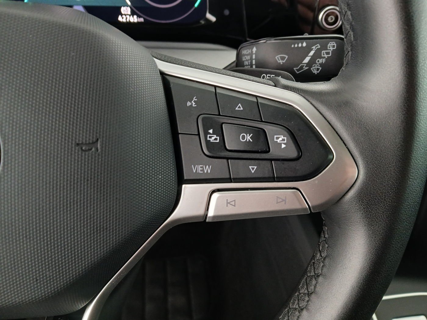 VW Golf VIII Variant 2.0 TDI Life | Bild 18 von 29