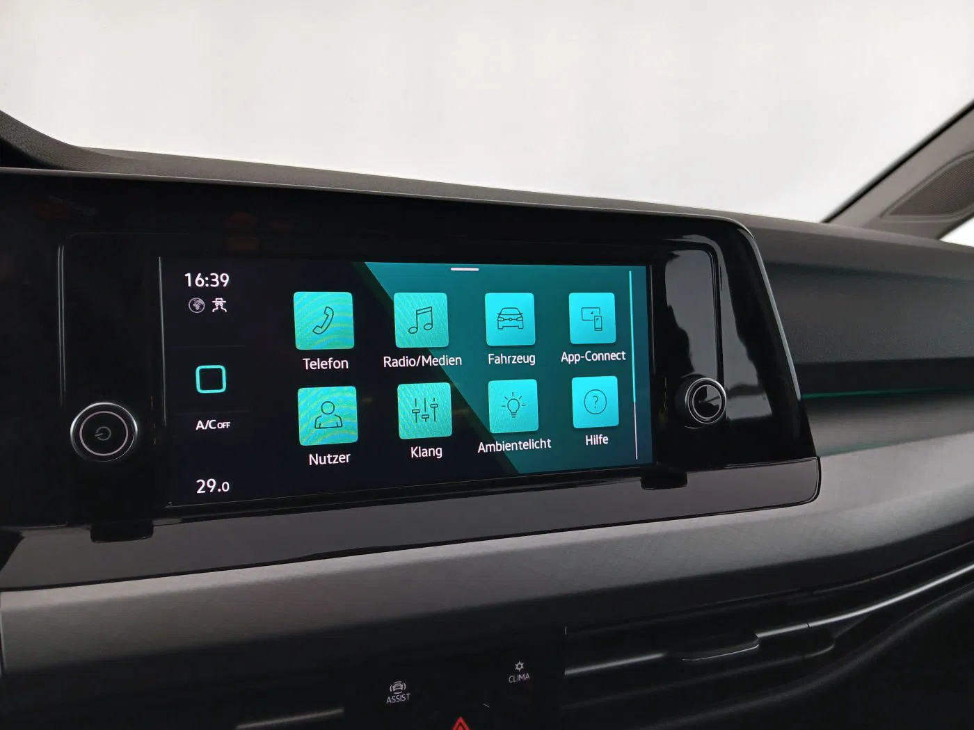 VW Golf VIII Variant 2.0 TDI Life | Bild 20 von 29