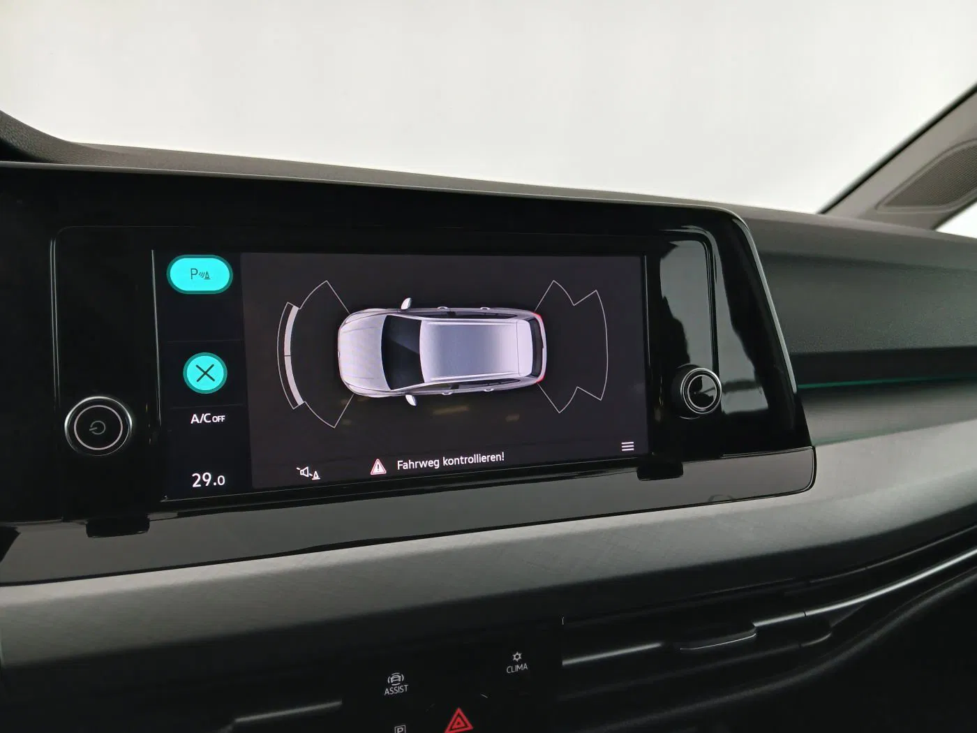 VW Golf VIII Variant 2.0 TDI Life | Bild 23 von 29