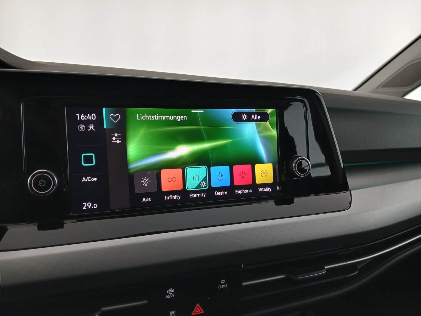 VW Golf VIII Variant 2.0 TDI Life | Bild 24 von 29