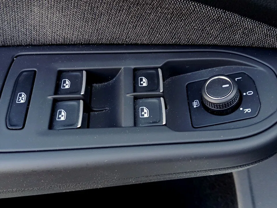 VW Golf VIII Variant 2.0 TDI DSG | Bild 8 von 21