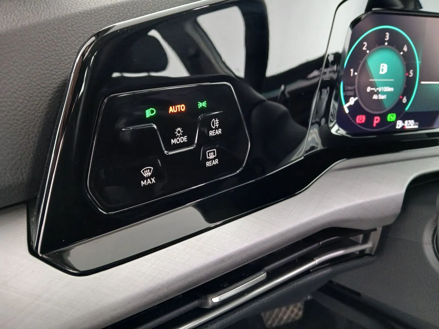 VW Golf VIII Variant 2.0 TDI Life | Bild 15 von 29