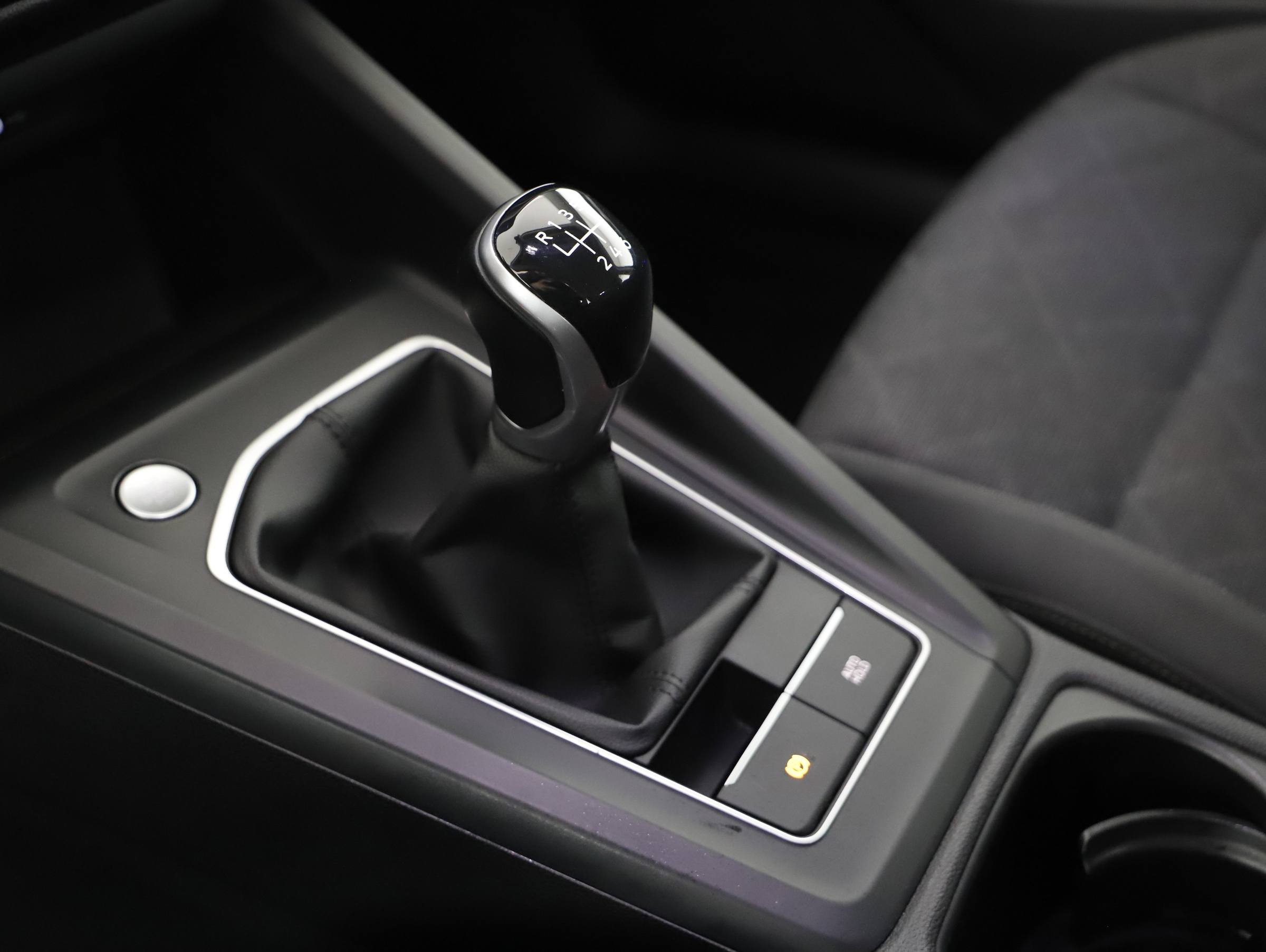 VW Golf VIII 2.0 TDI Life | Bild 13 von 21