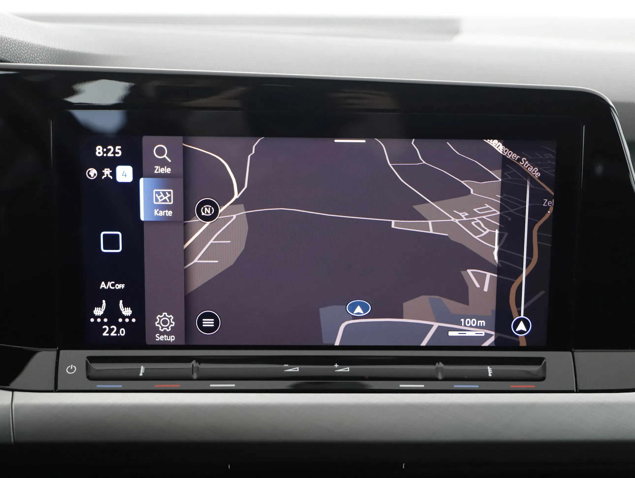 VW Golf VIII 2.0 TDI Life | Bild 17 von 21