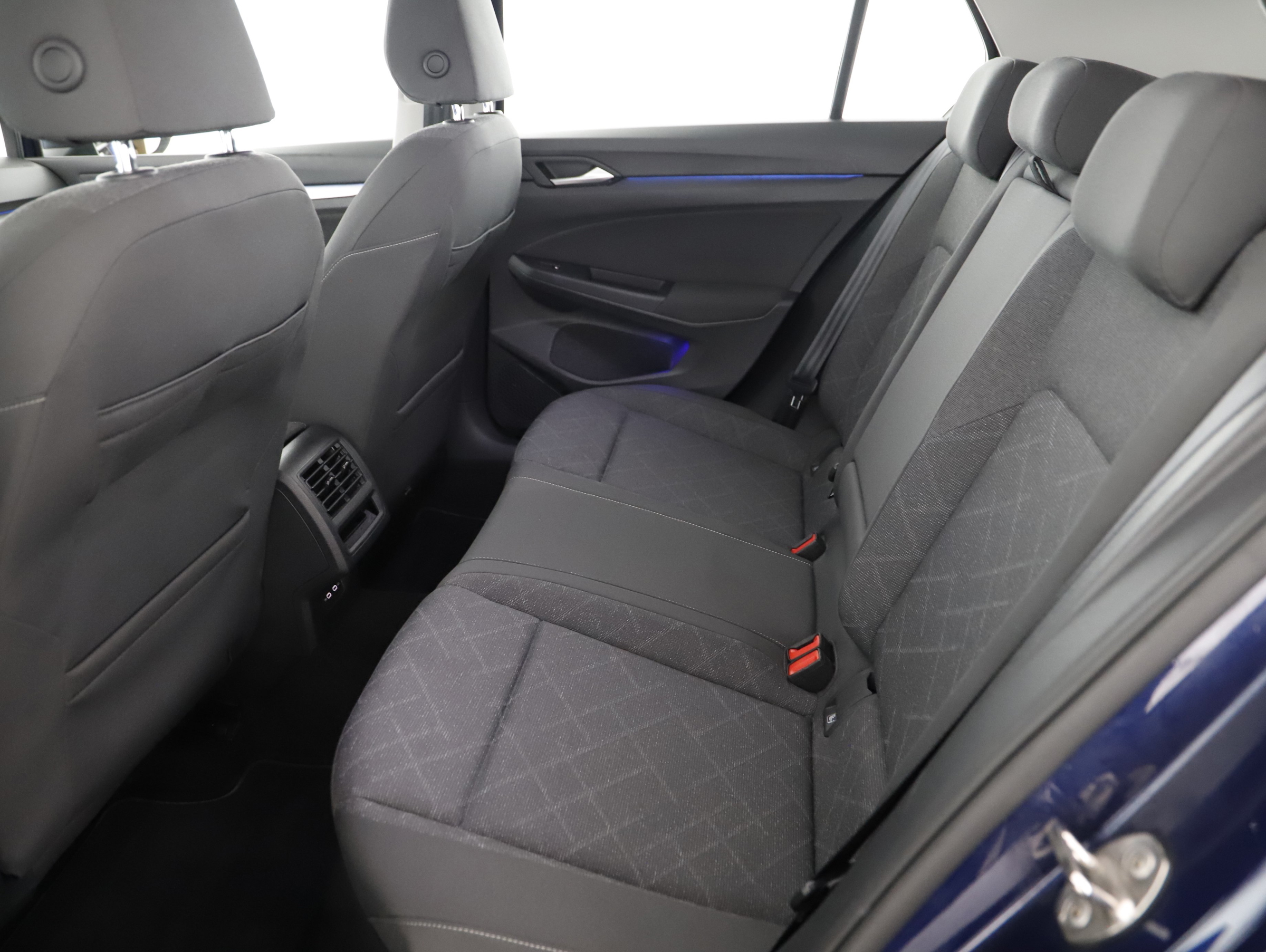 VW Golf VIII 2.0 TDI Life | Bild 19 von 21