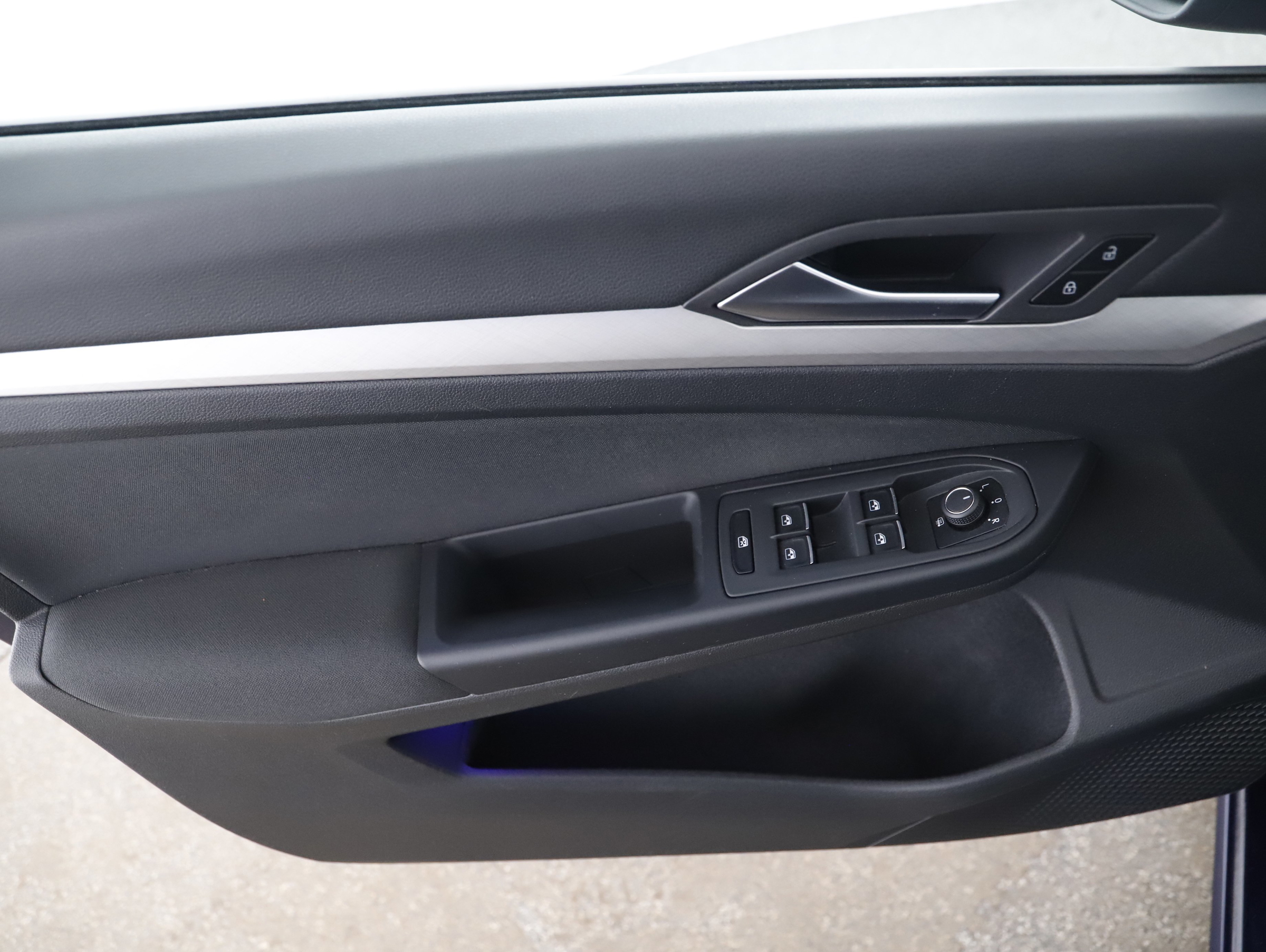 VW Golf VIII 2.0 TDI Life | Bild 5 von 21