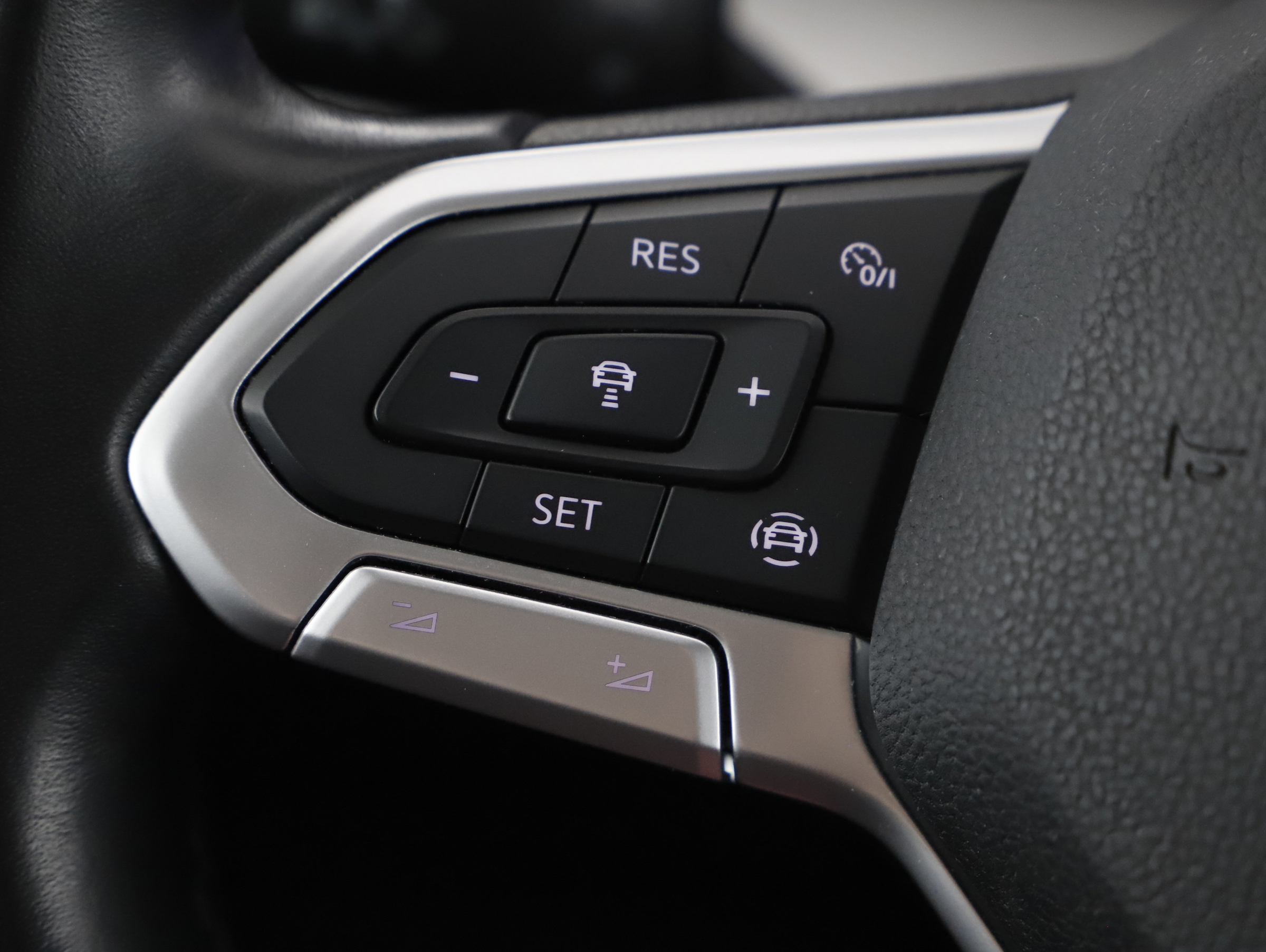 VW Golf VIII 2.0 TDI Life | Bild 10 von 21