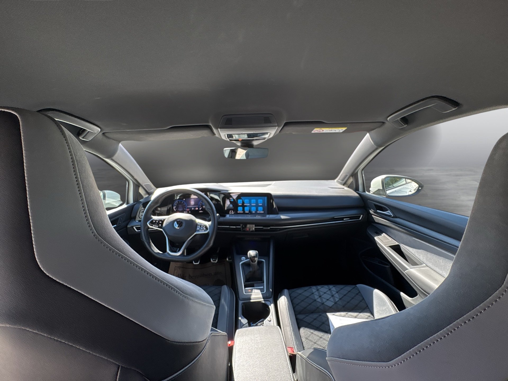 VW Golf VIII 1.5 TSI R-Line | Bild 11 von 23