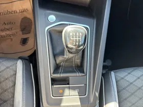 VW Golf VIII 1.5 TSI R-Line | Thumbnail 17 von 23